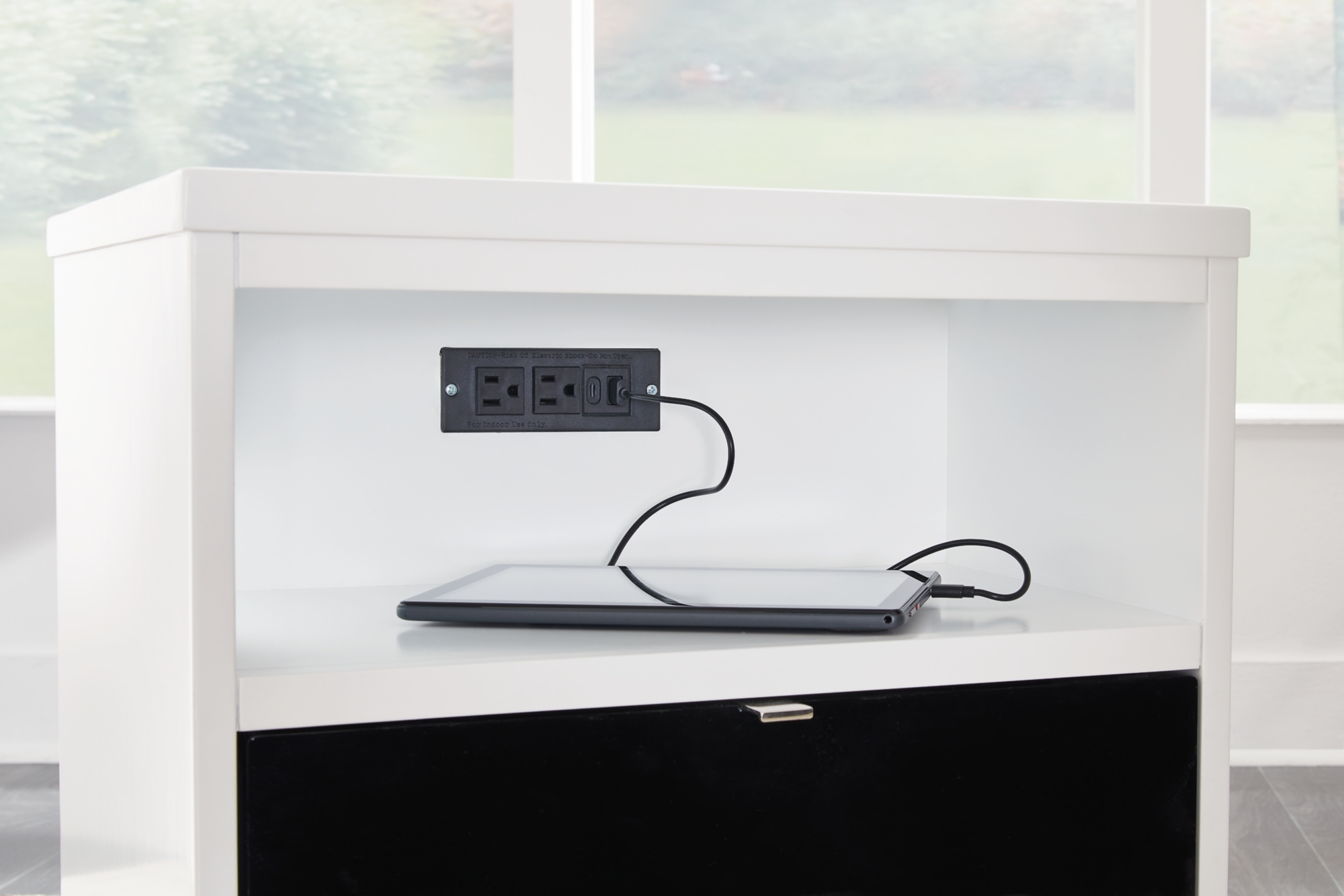 Signature Design by Ashley Gardoni Chairside End Table