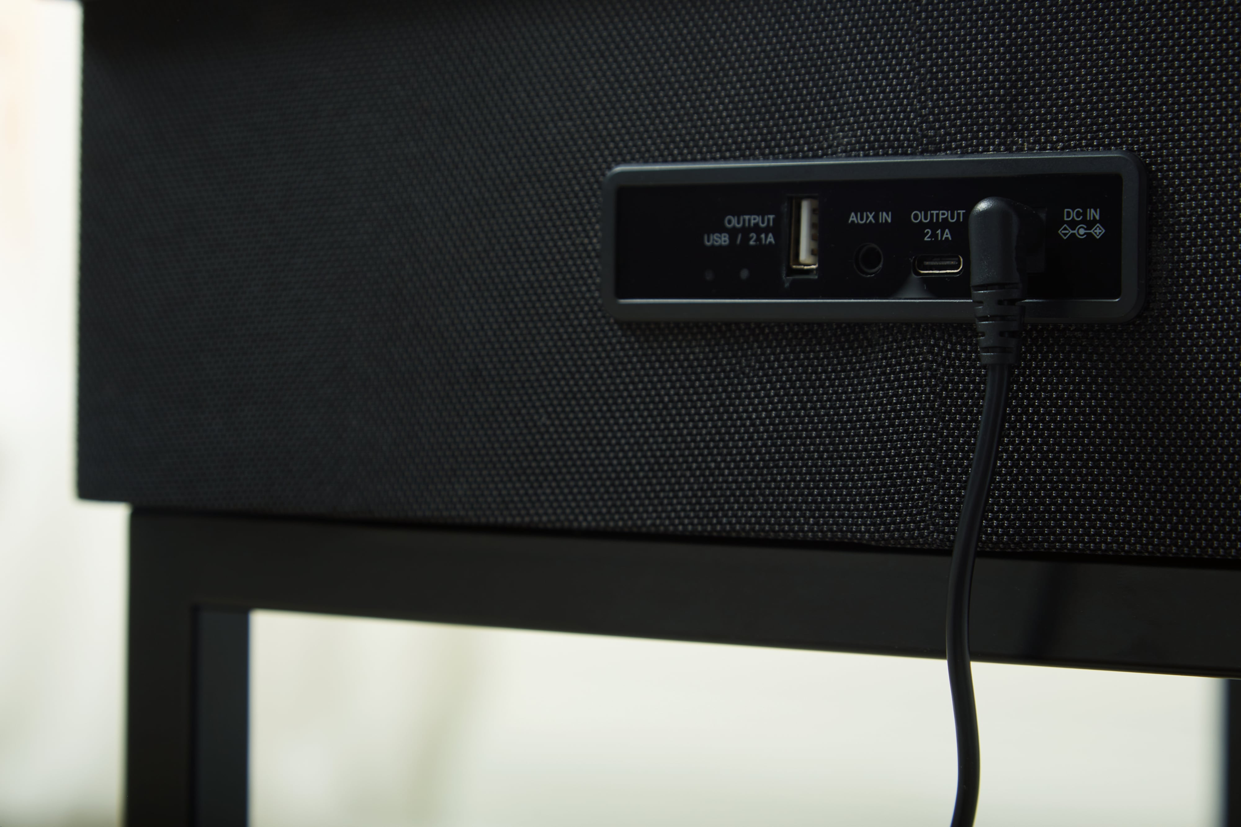 Signature Design by Ashley Gemmet Accent Table With Speaker