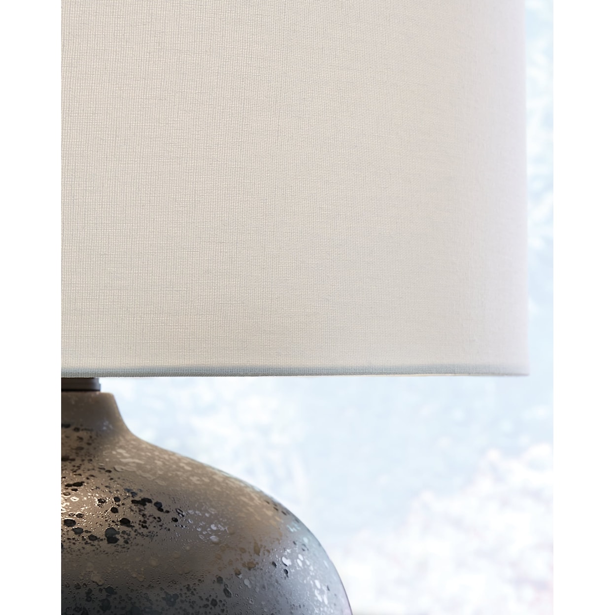 Signature Design Ladstow Ceramic Table Lamp