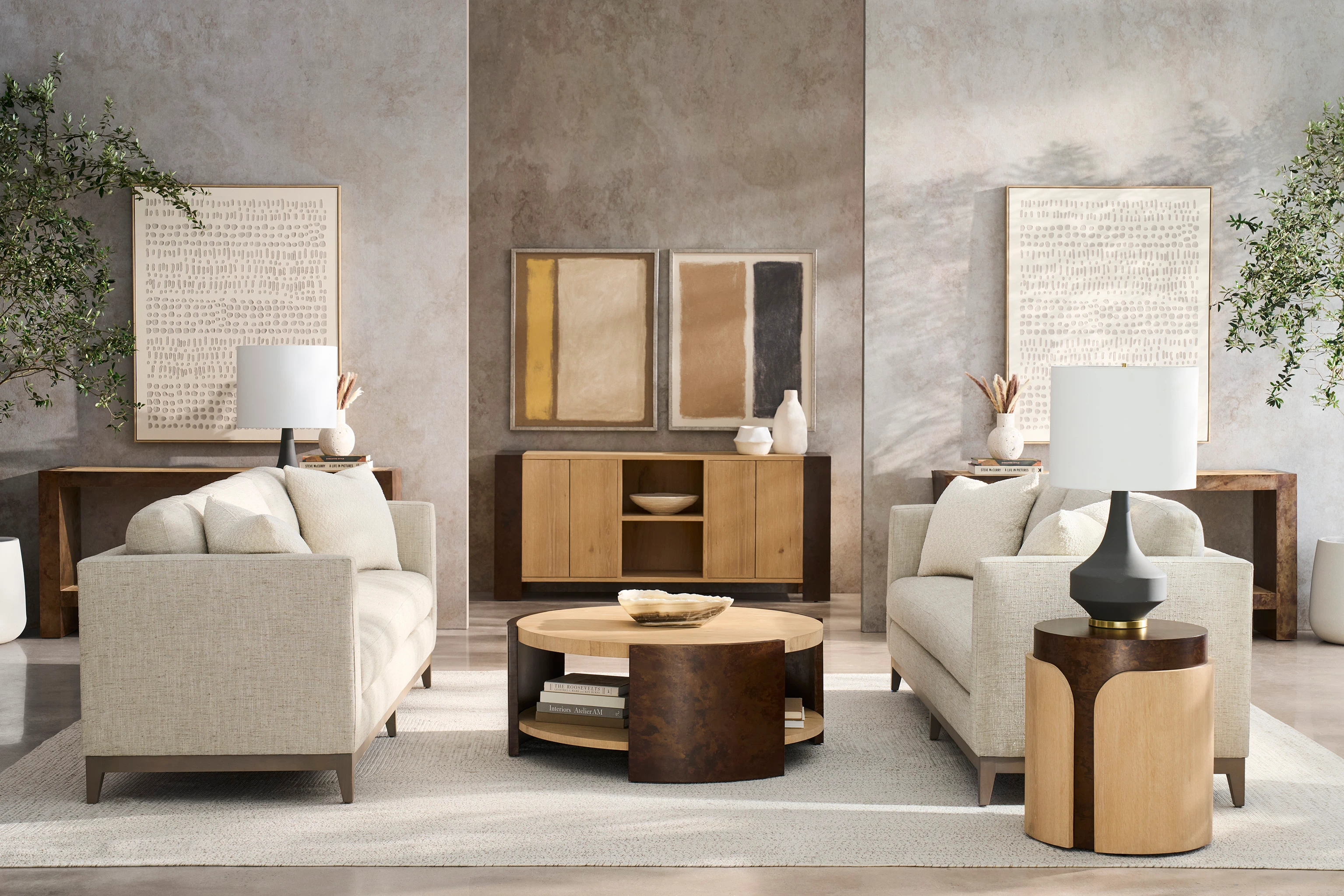 Fairfield Wyatt Round Cocktail Table