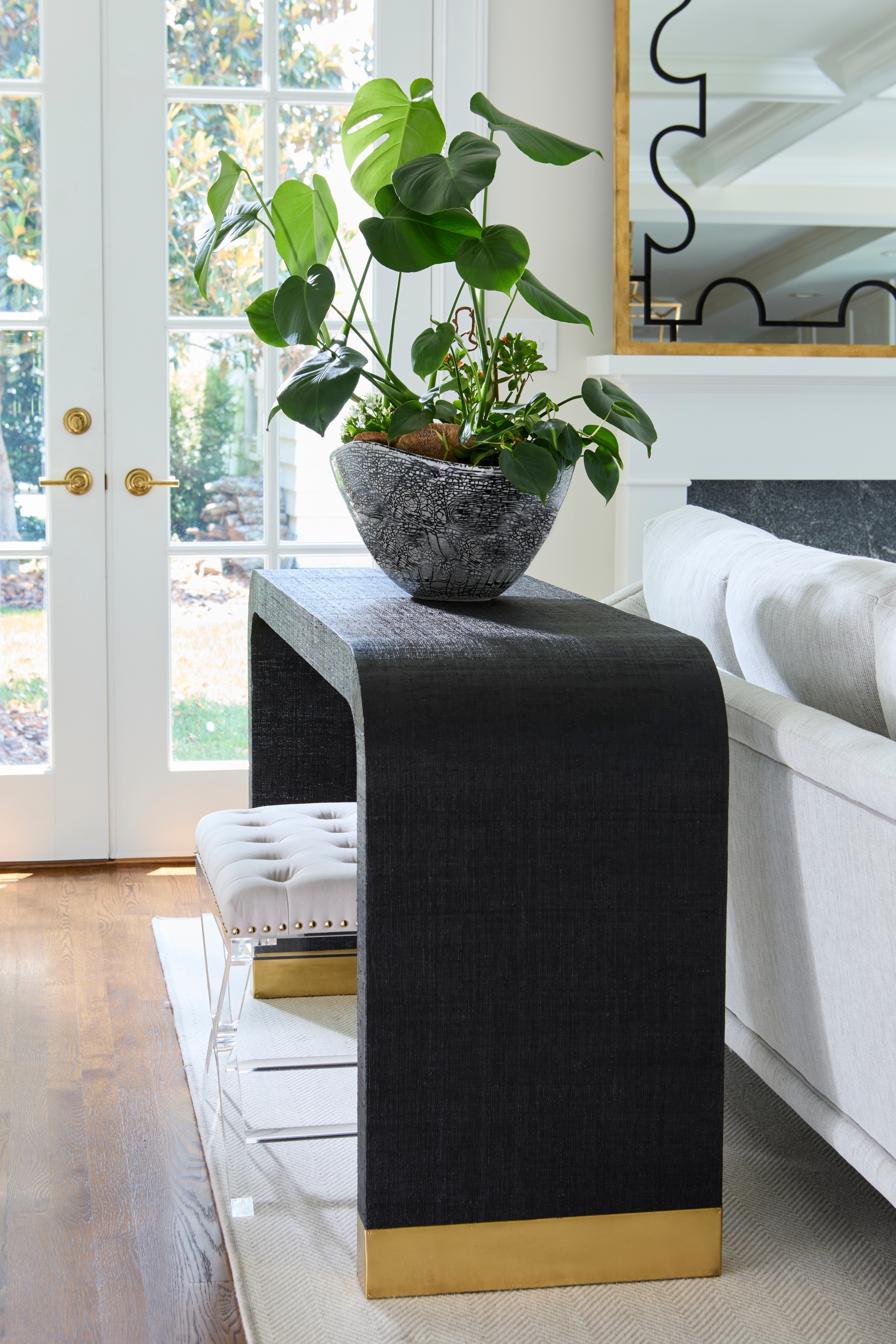 Chelsea House Chelsea House Misc Black Oval Centerpiece