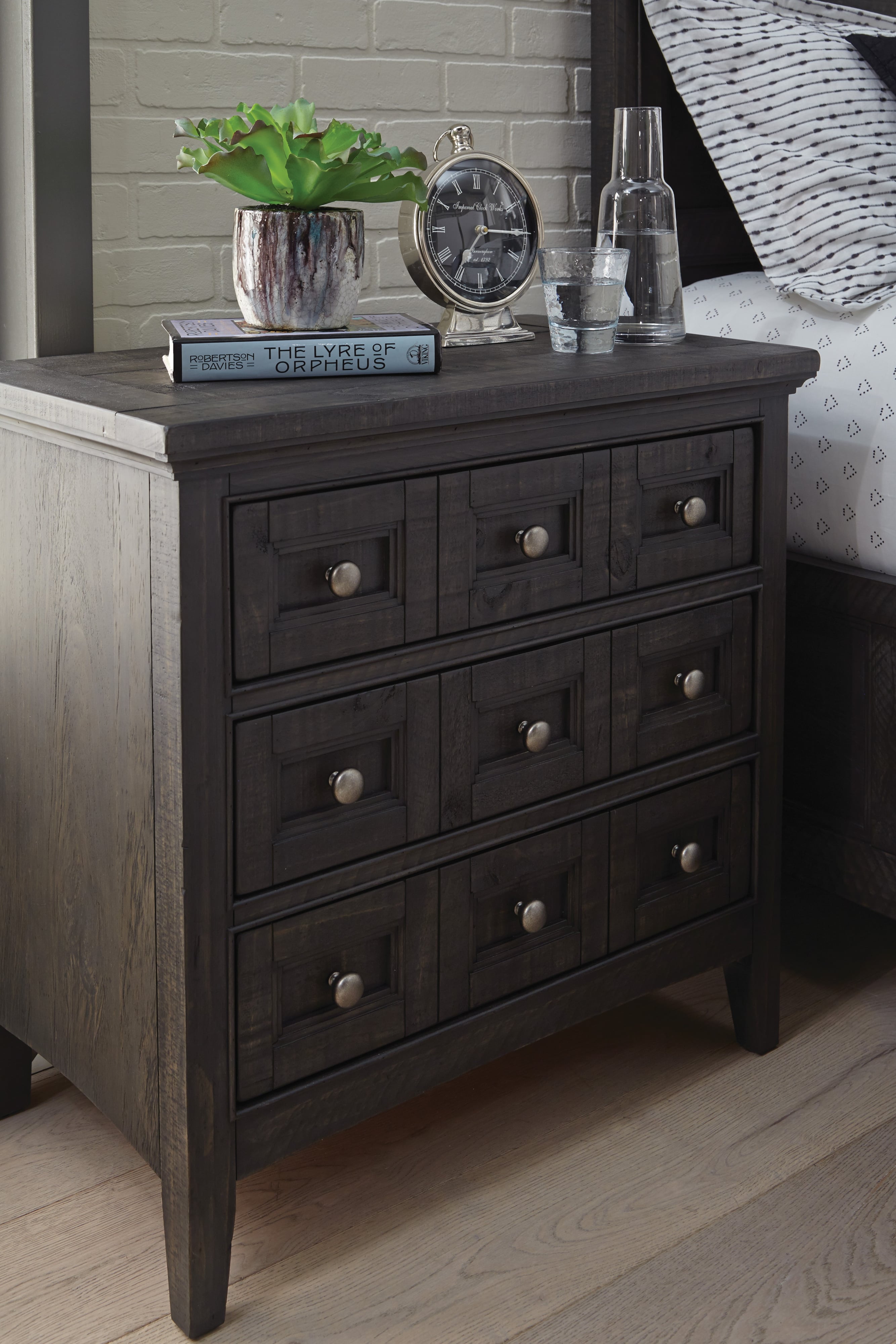 3-Drawer Nightstand