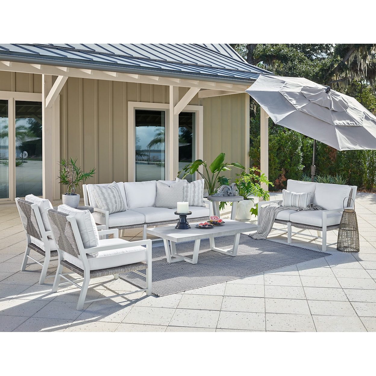 Universal Coastal Living Outdoor Outdoor Tybee Lounge Chair 