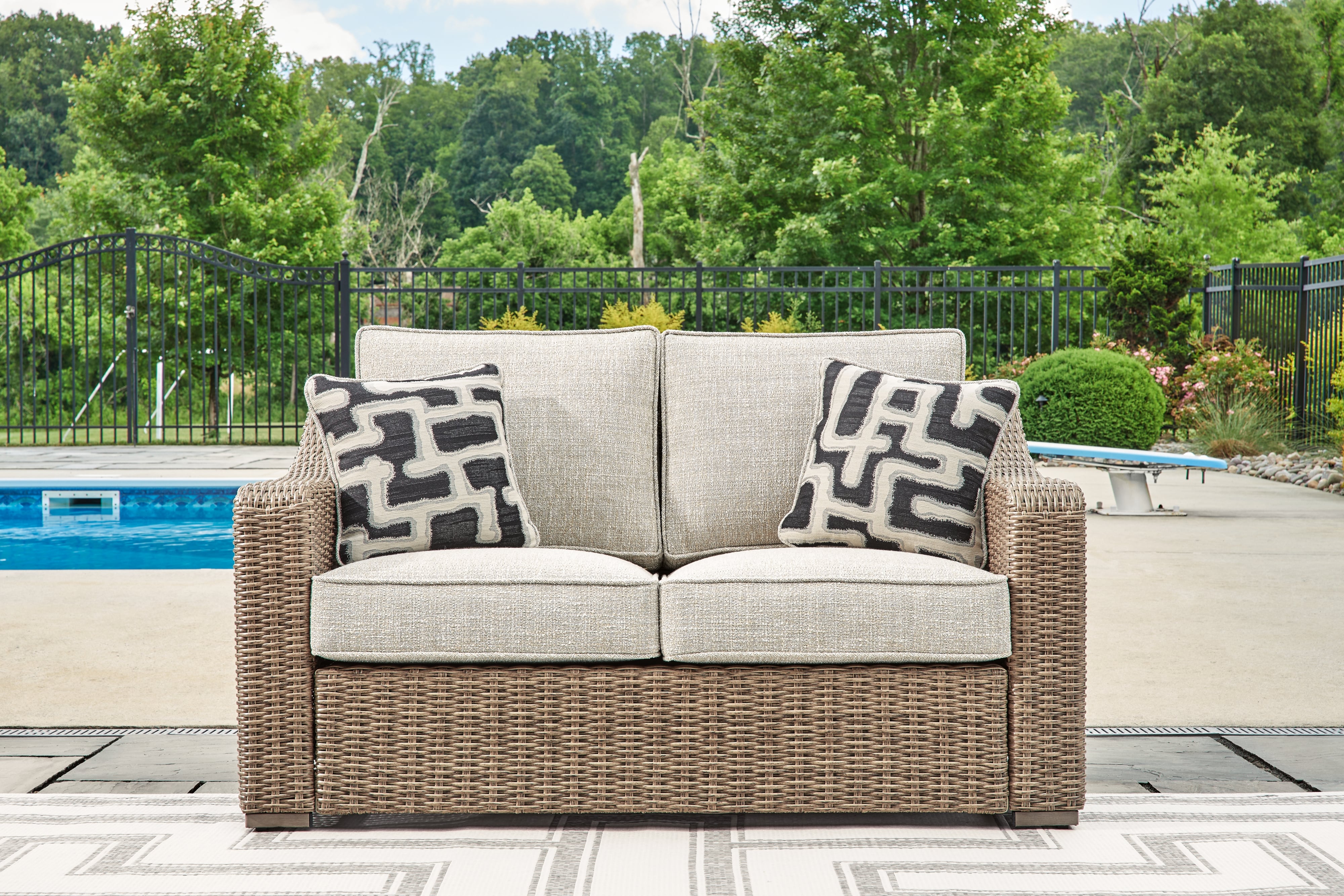 Outdoor Loveseat With Cushion