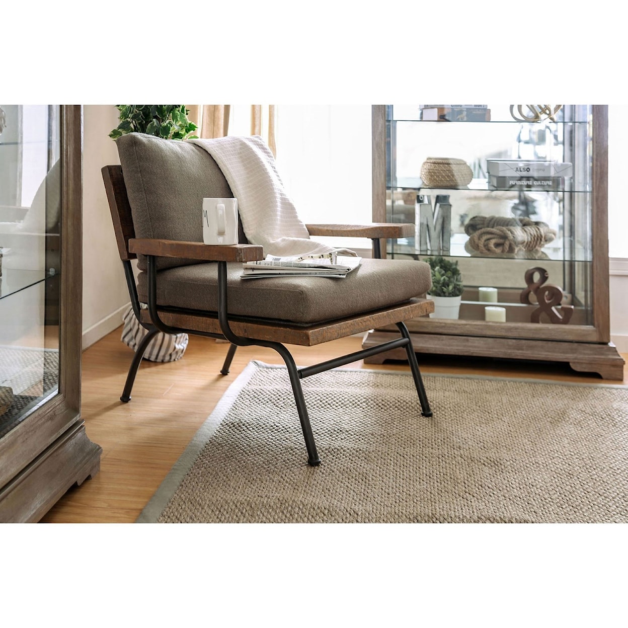 FUSA Santiago Accent Chair