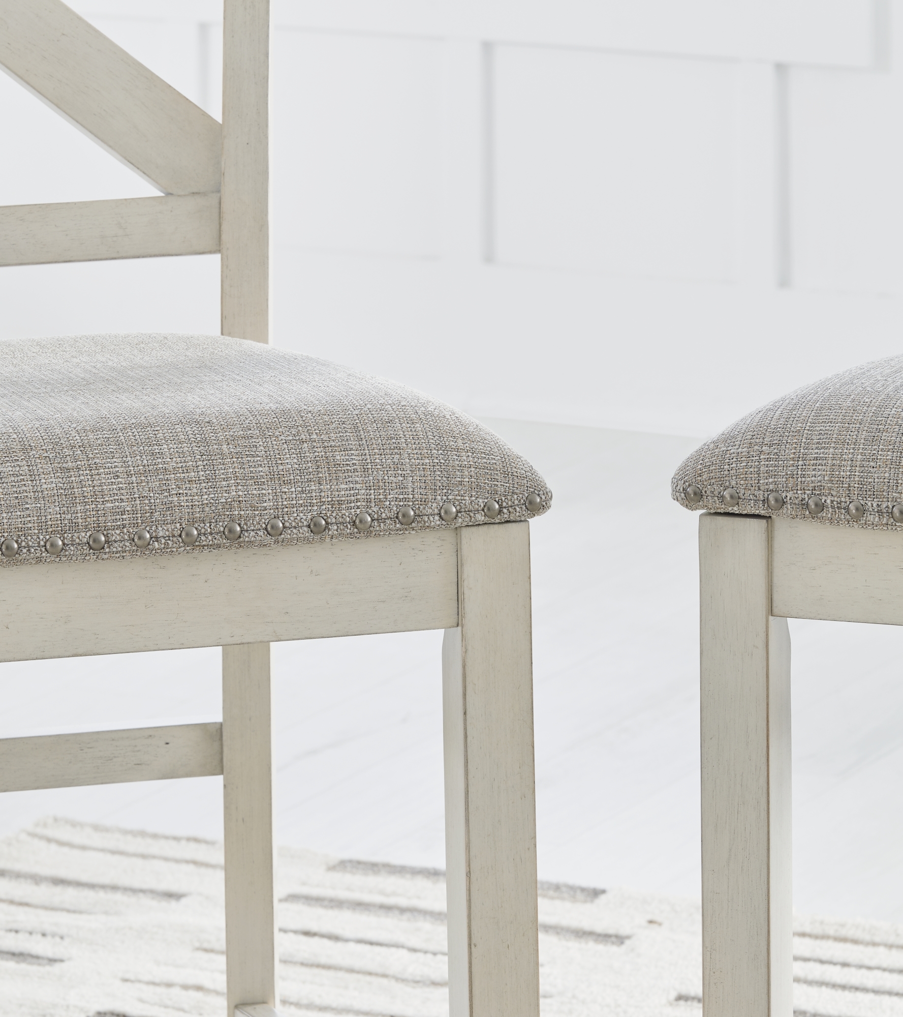 Signature Design by Ashley Robbinsdale Counter Height Dining Table And 4 Barstools