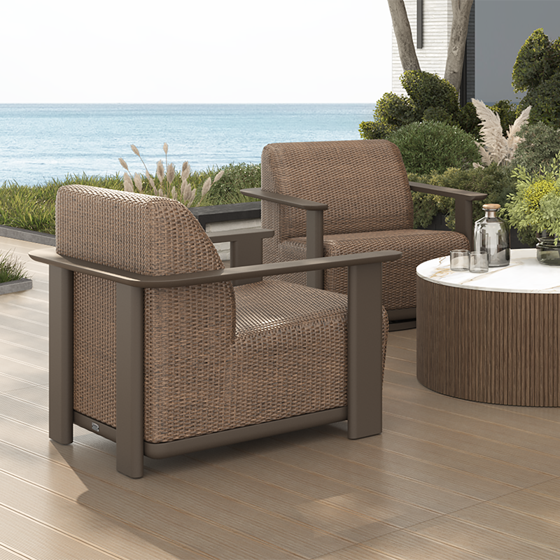 Ebel Corte Padded Club Chair