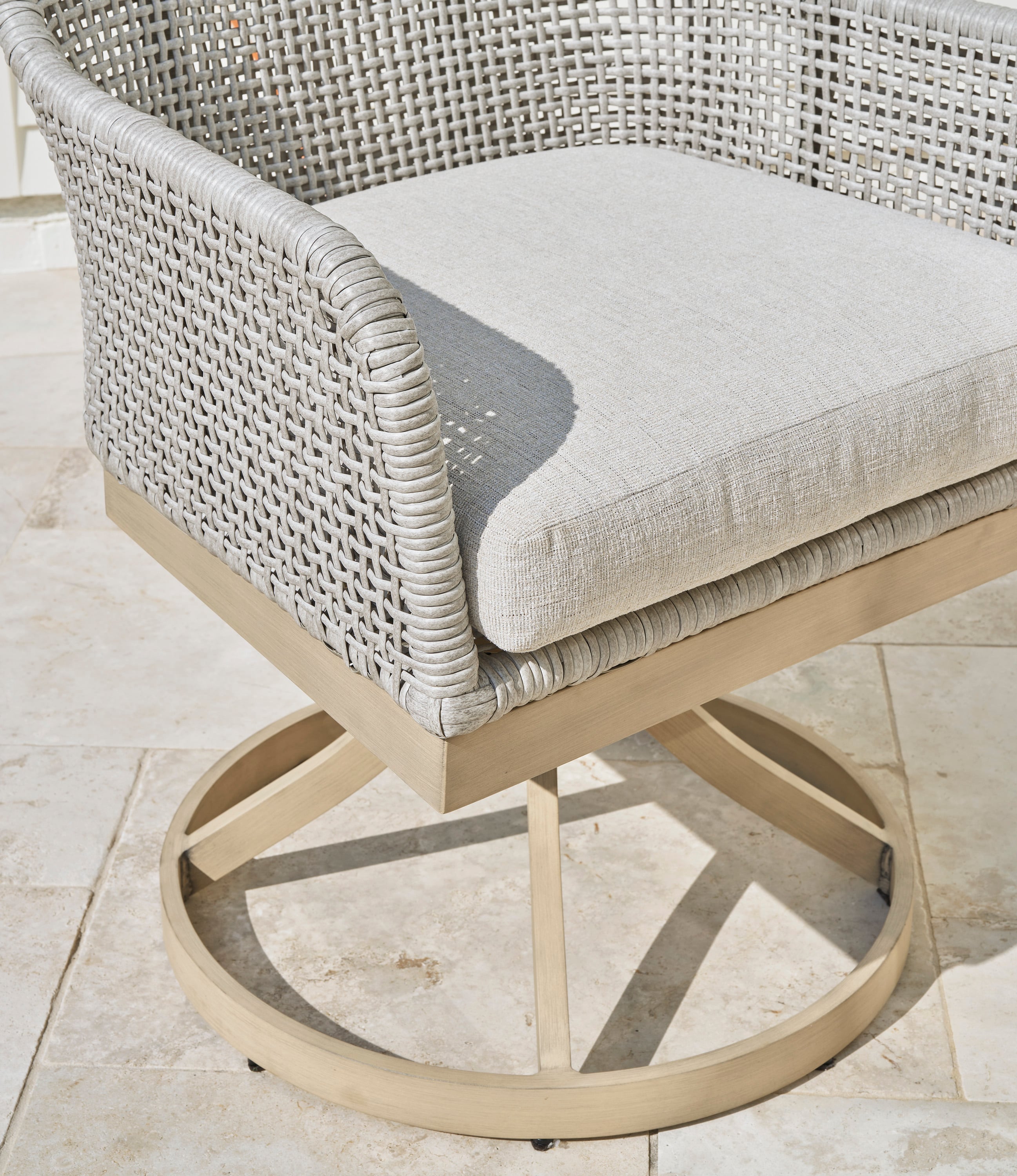 Outdoor Swivel Dining Chair
