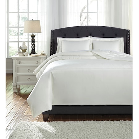 Queen Maurilio White Comforter Set