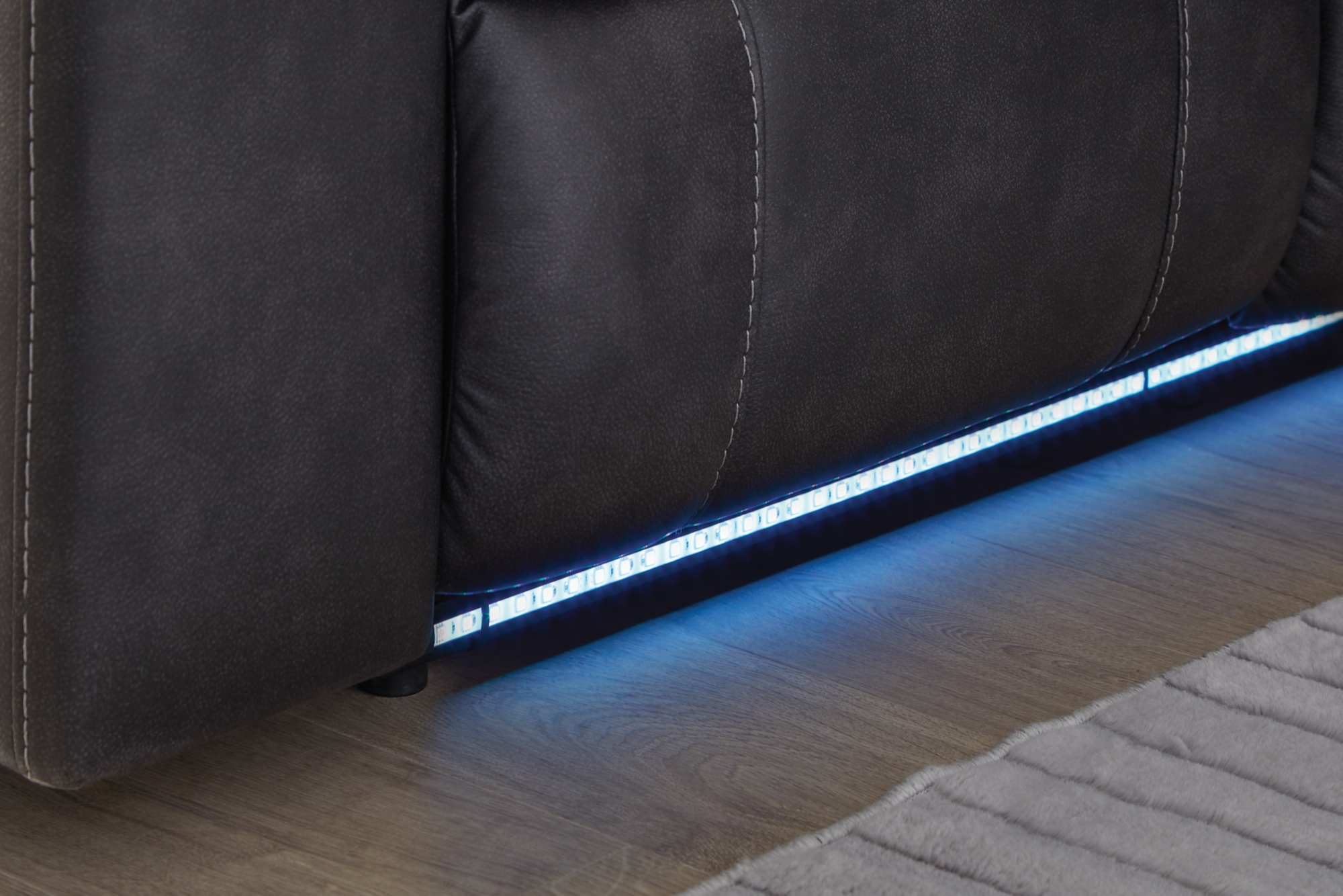 Signature Design by Ashley Sultan Meadow Reclining Sectional