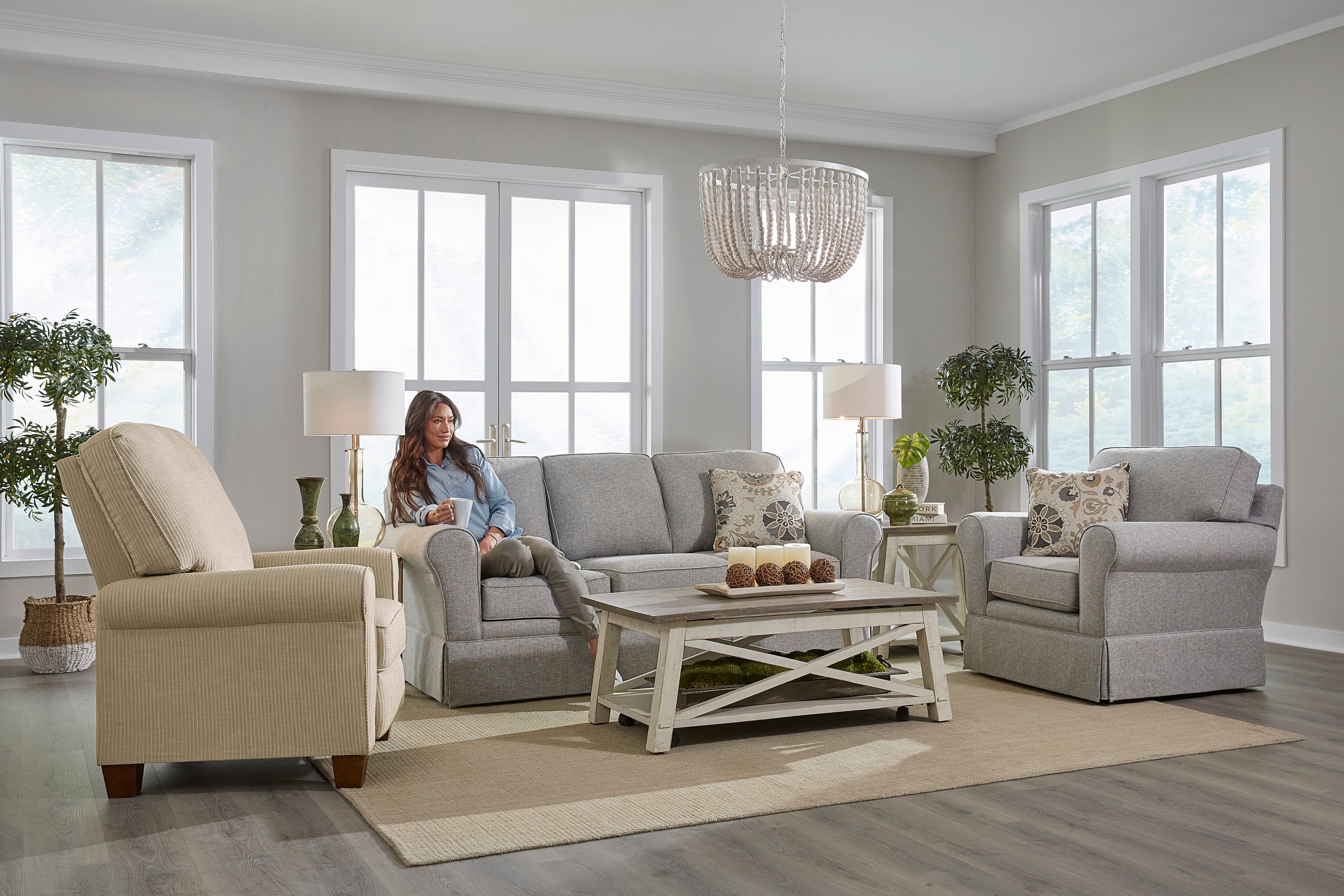 Best Home Furnishings Susanna Sofa