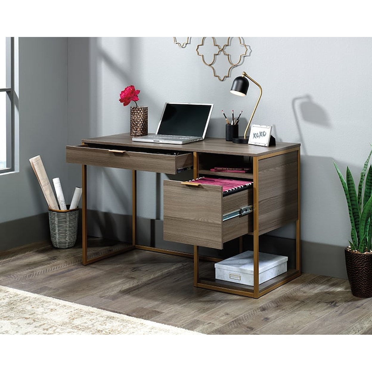 Sauder INTERNATIONAL LUX International Lux Single Pedestal Desk