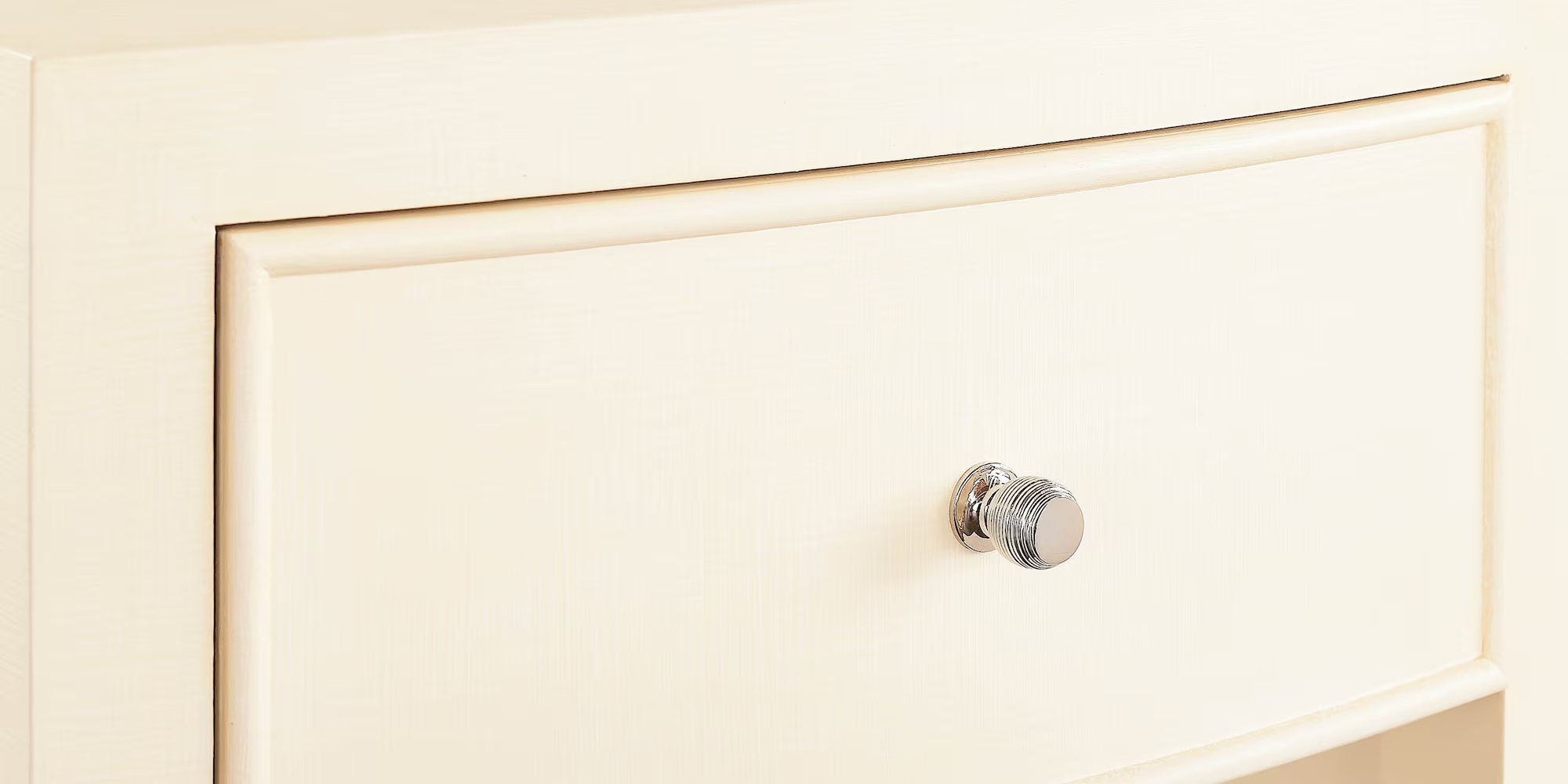 Bassett Newbury Newbury Bedside Table