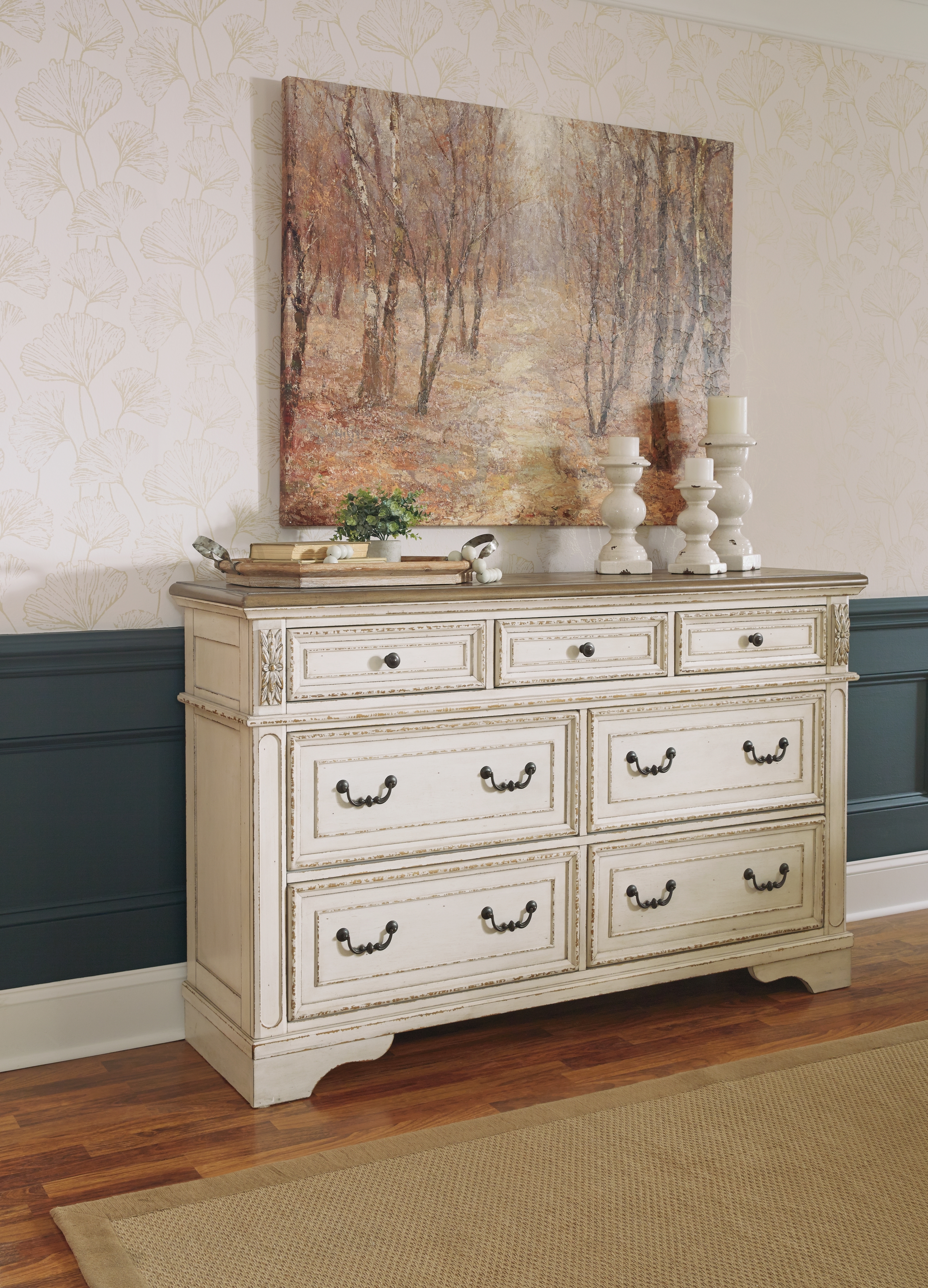 Signature Design by Ashley Realyn Dresser