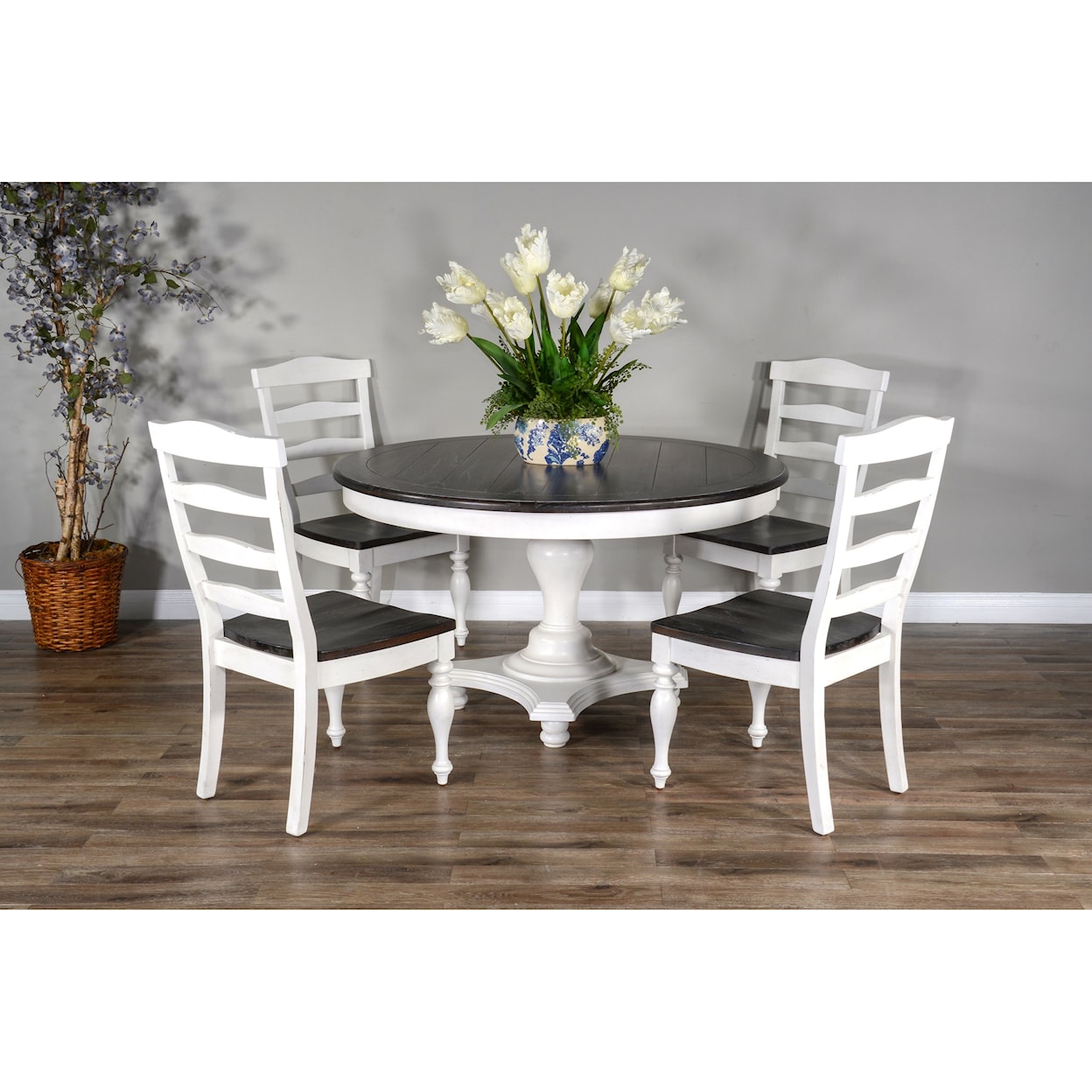 Sunny Designs Carriage House Table