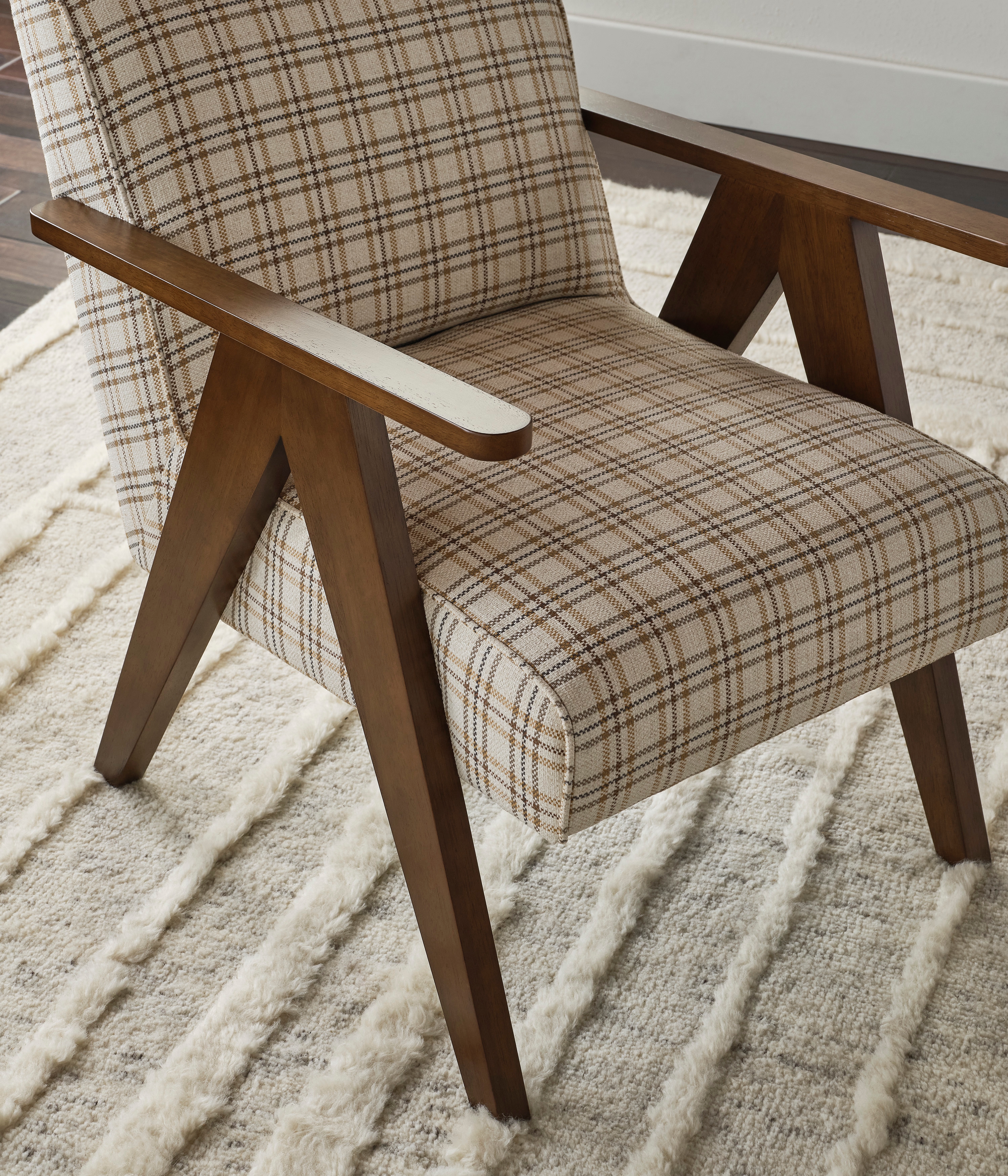 Best Home Furnishings Field & Stream Accent Chair