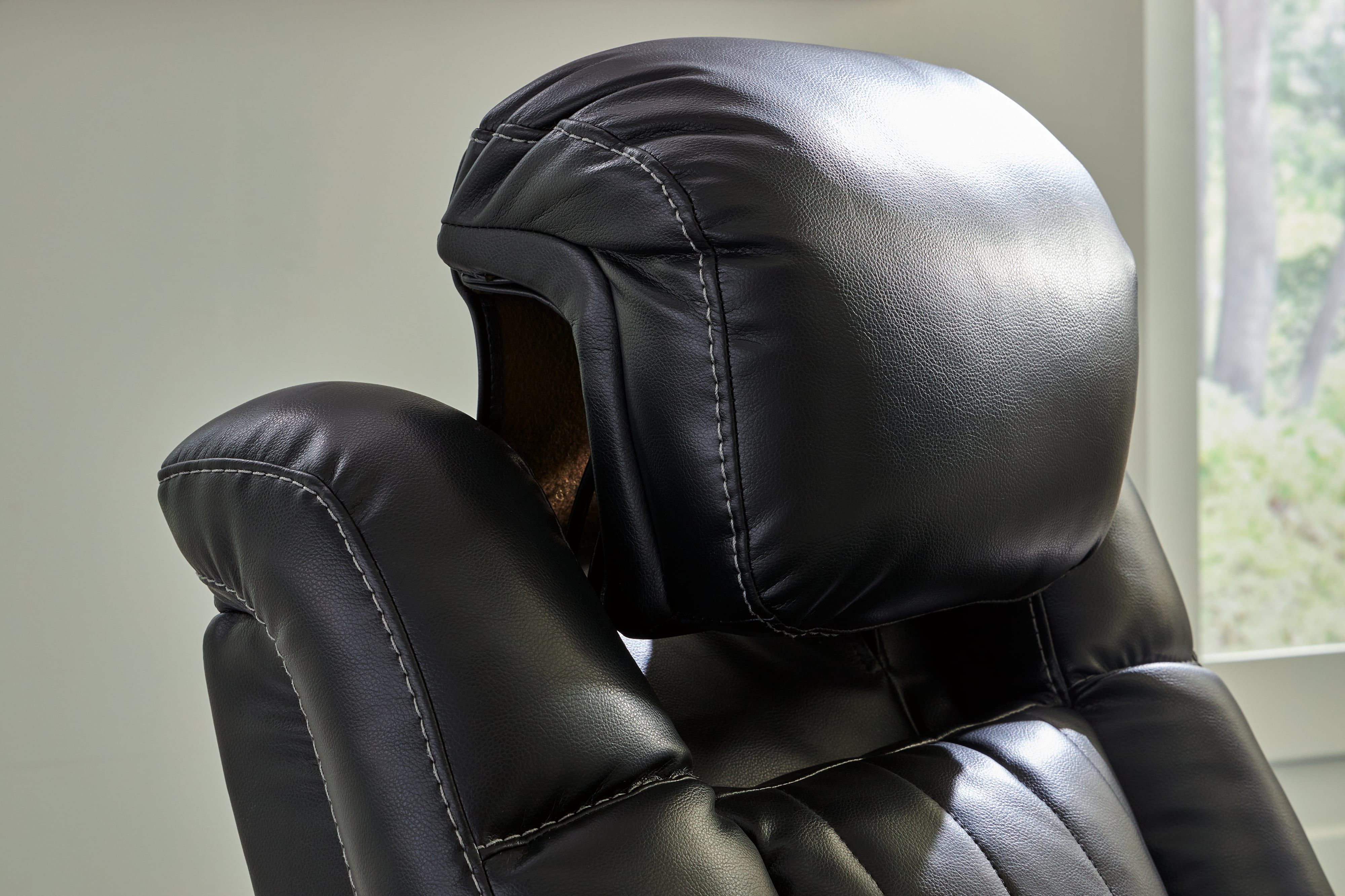 Pwr Rec Sofa With Adj Headrest