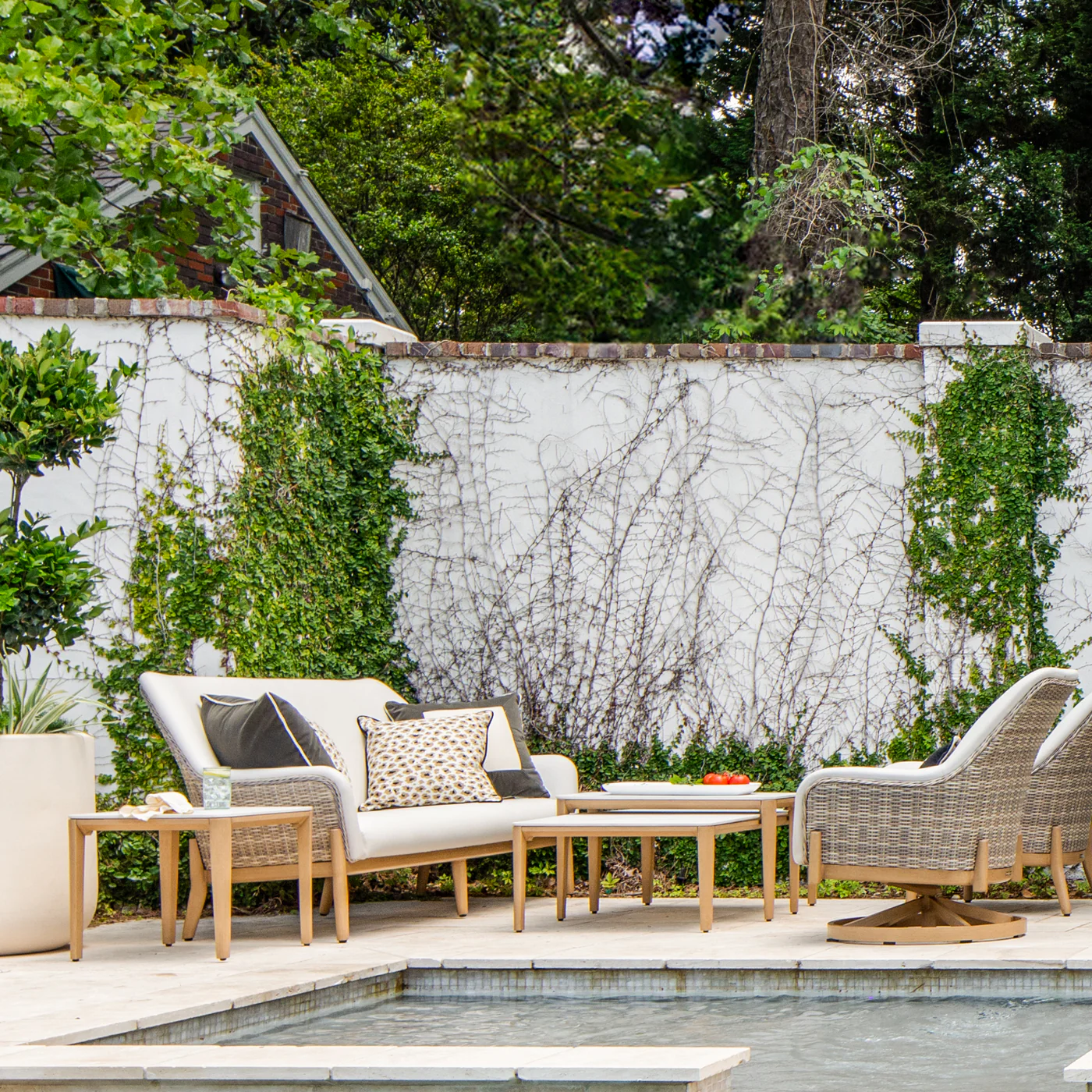 Coastal Integrated-Seating Swivel Chair