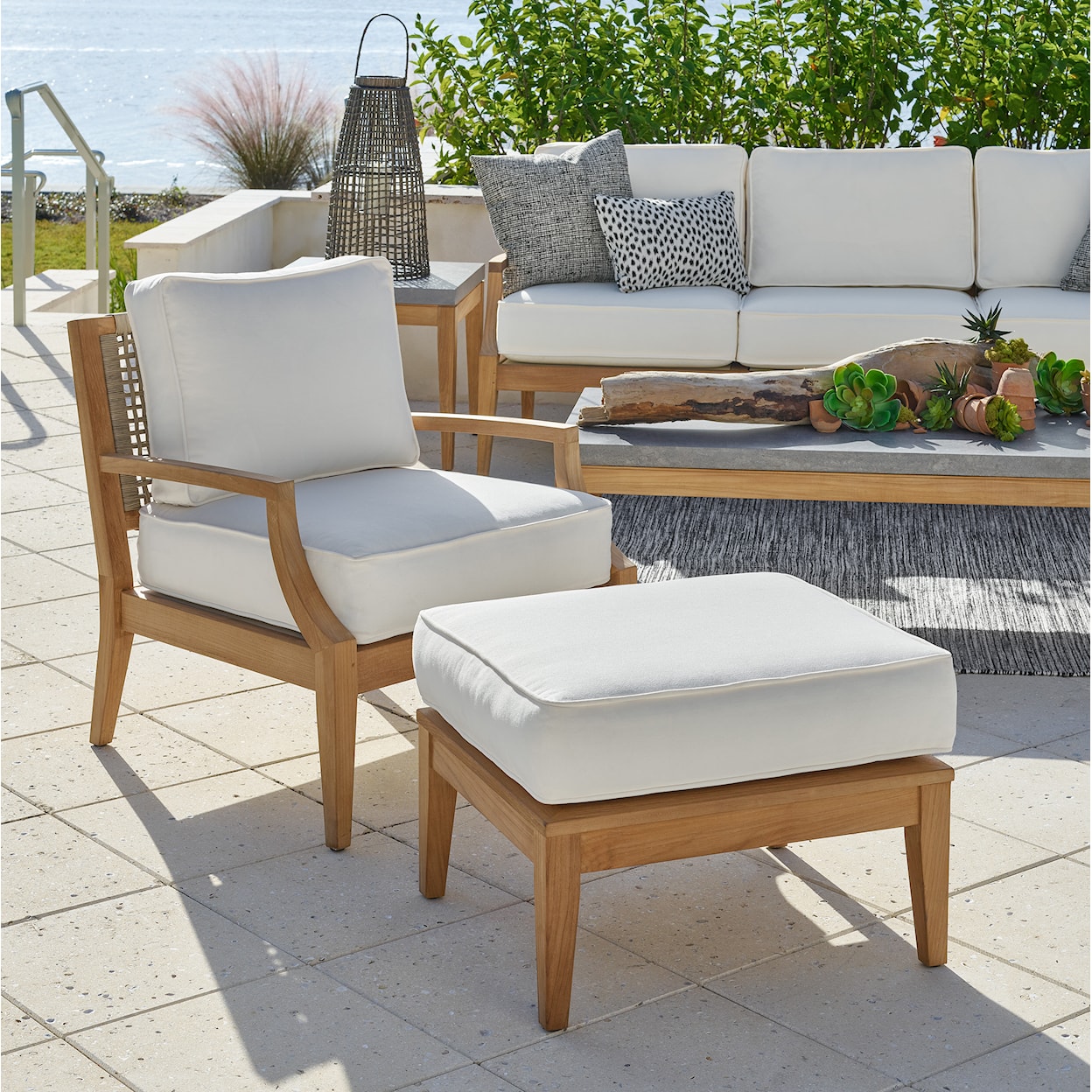 Universal Coastal Living Outdoor Outdoor Living Chair Ottoman
