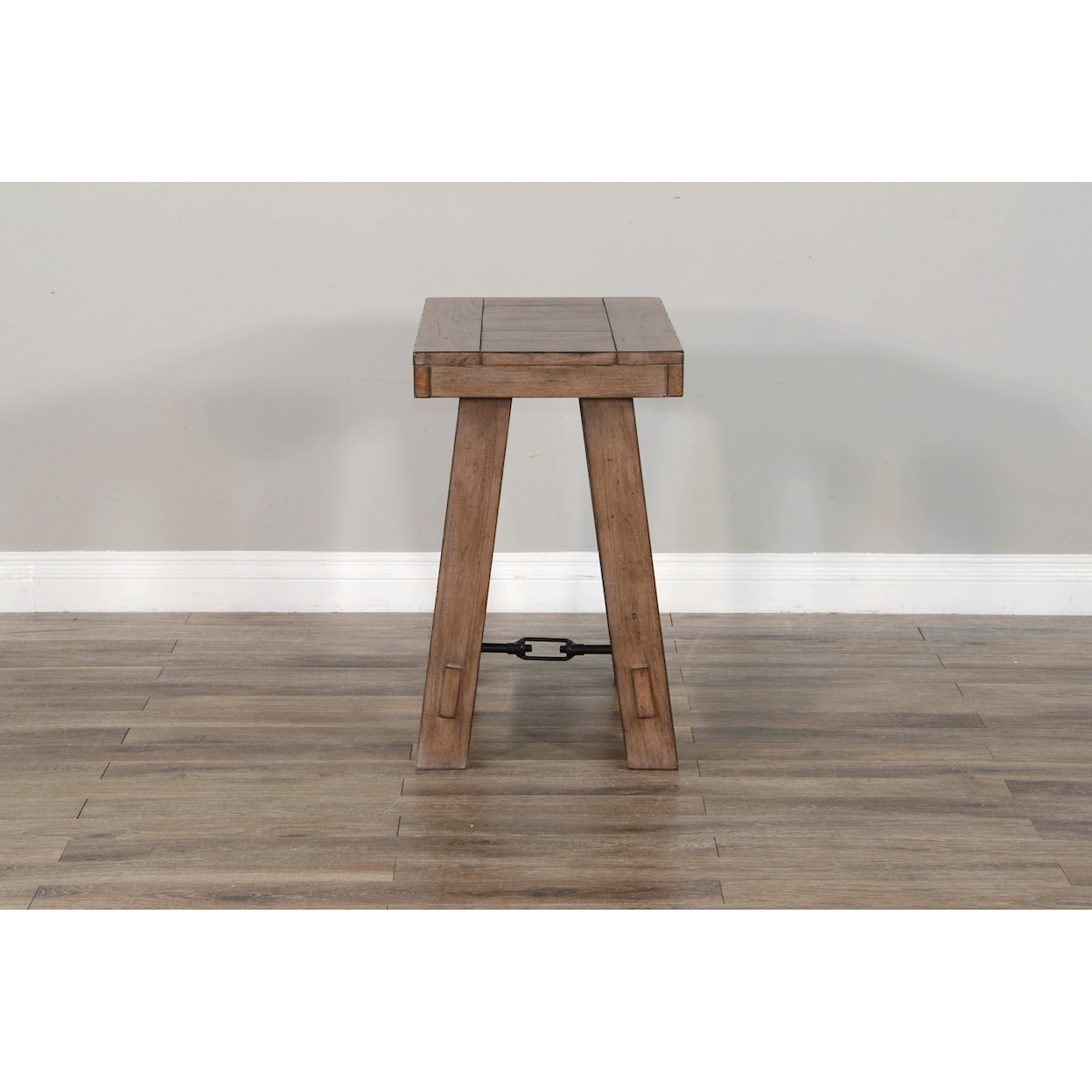 Sunny Designs Doe Valley Chair Side Table