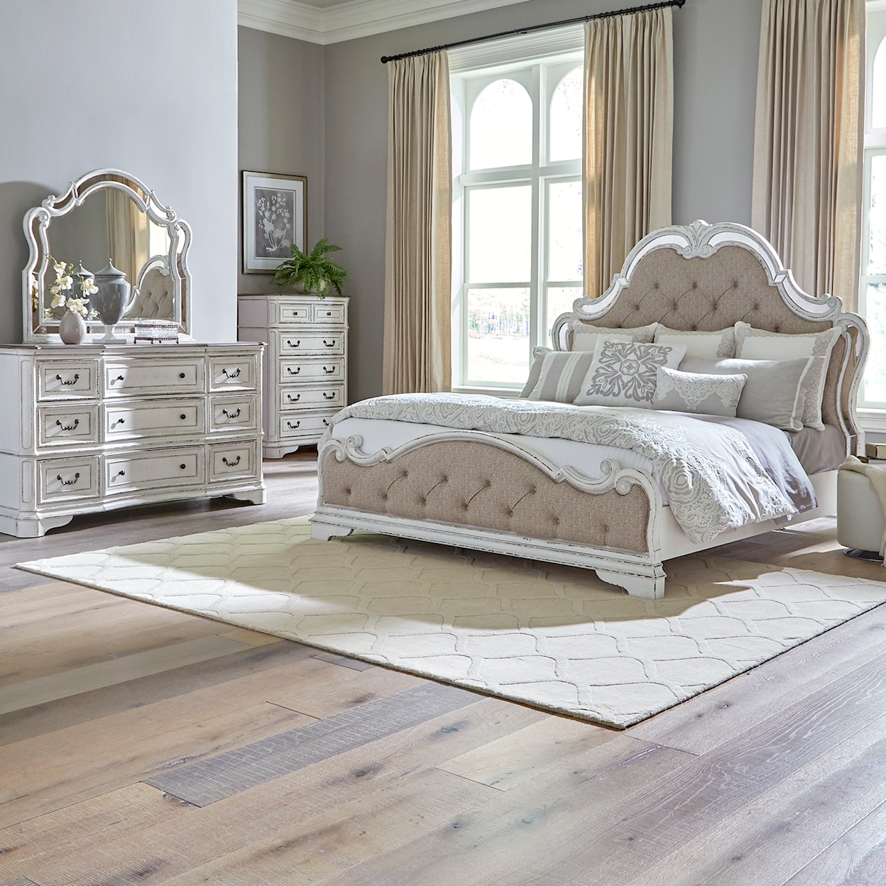 Liberty Furniture Magnolia Manor Queen Bedroom Group 