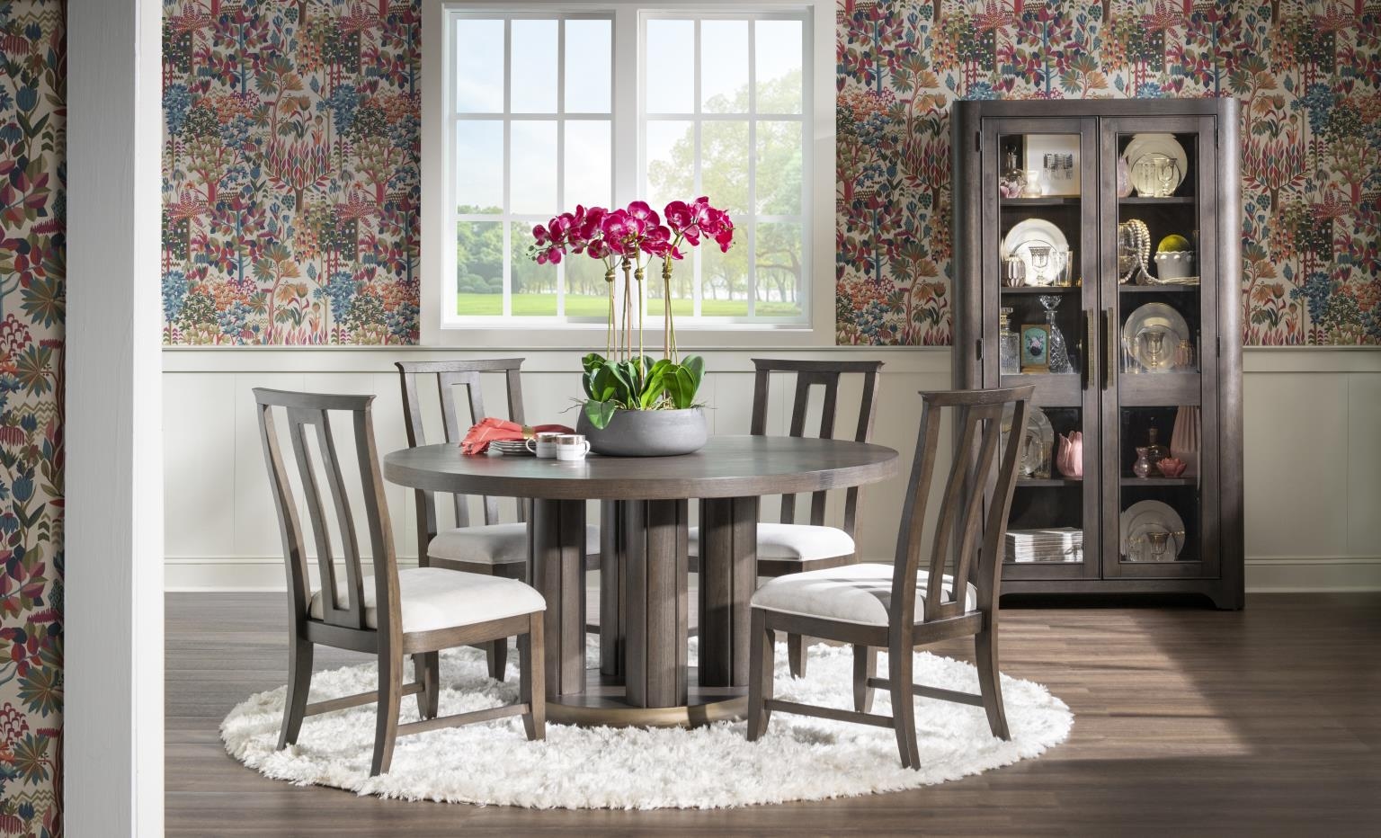 Display Cabinet w/LED Lighting