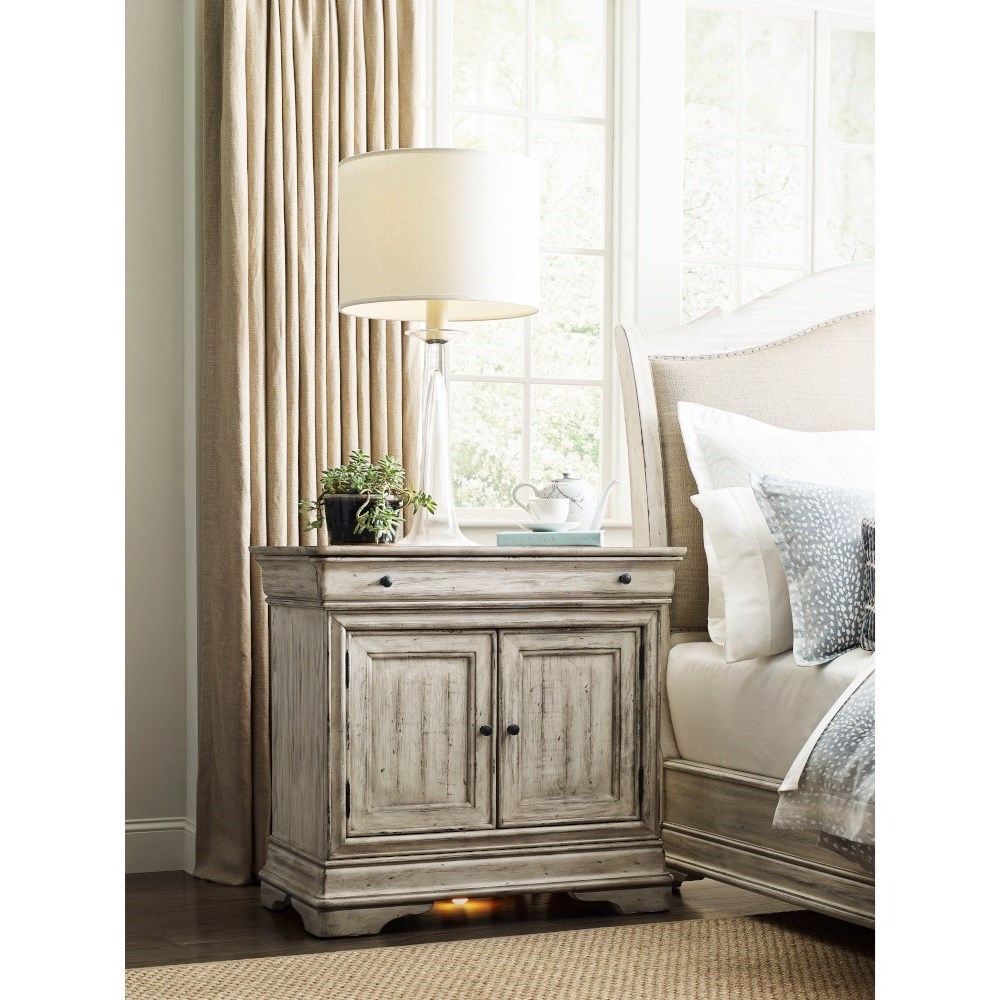 Wexford Bachelor's Chest