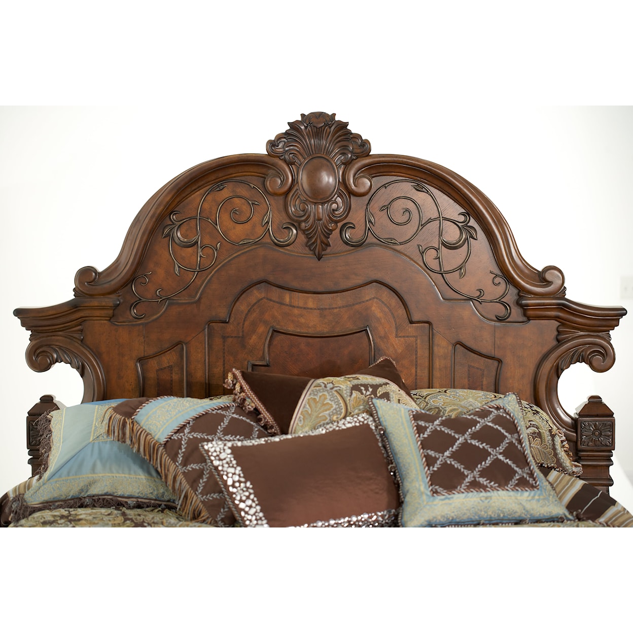 Michael Amini Windsor Court Queen Mansion Bed