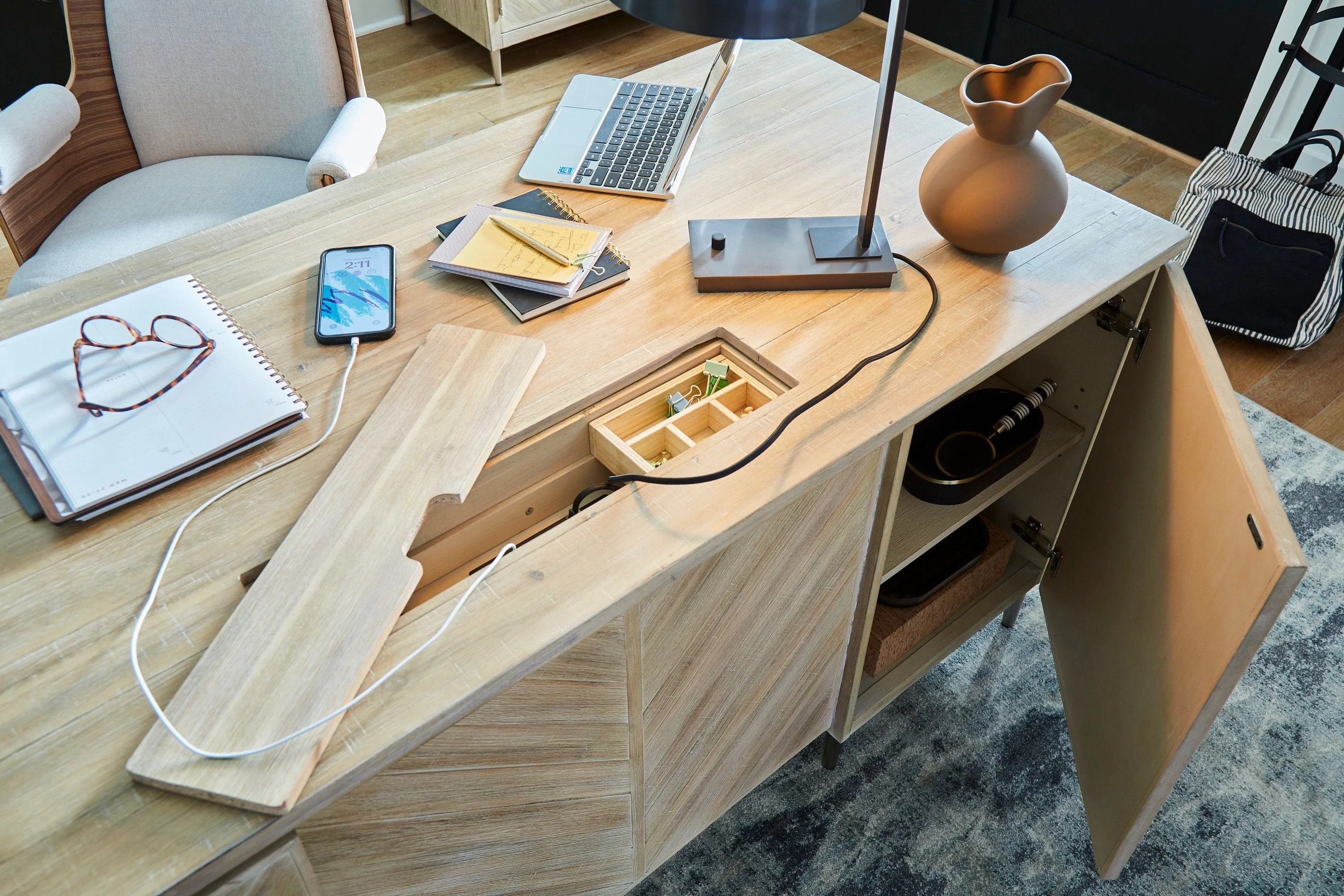 キャリー、エクステンション付き WOOD PANEL TABLE キャリー、エクステンション付き WOOD PANEL TABLE Amazon.com