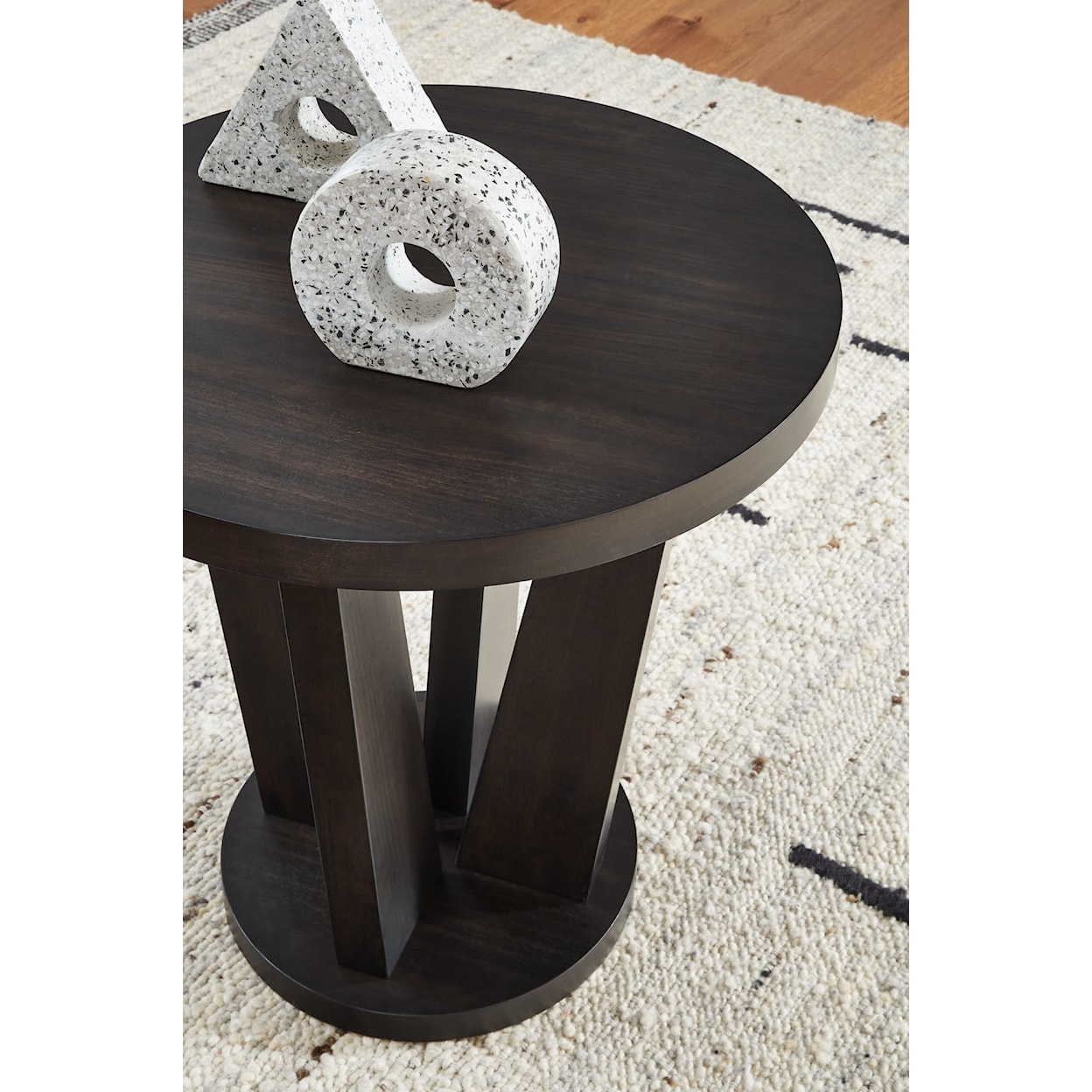 Signature Design by Ashley Furniture Chasinfield Round End Table