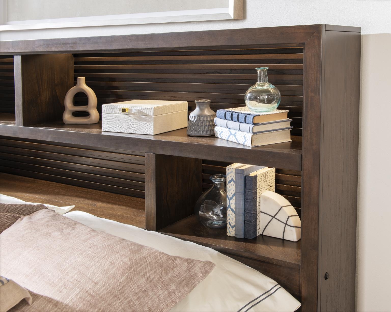 Legacy Classic ARCHITECT Queen Bed