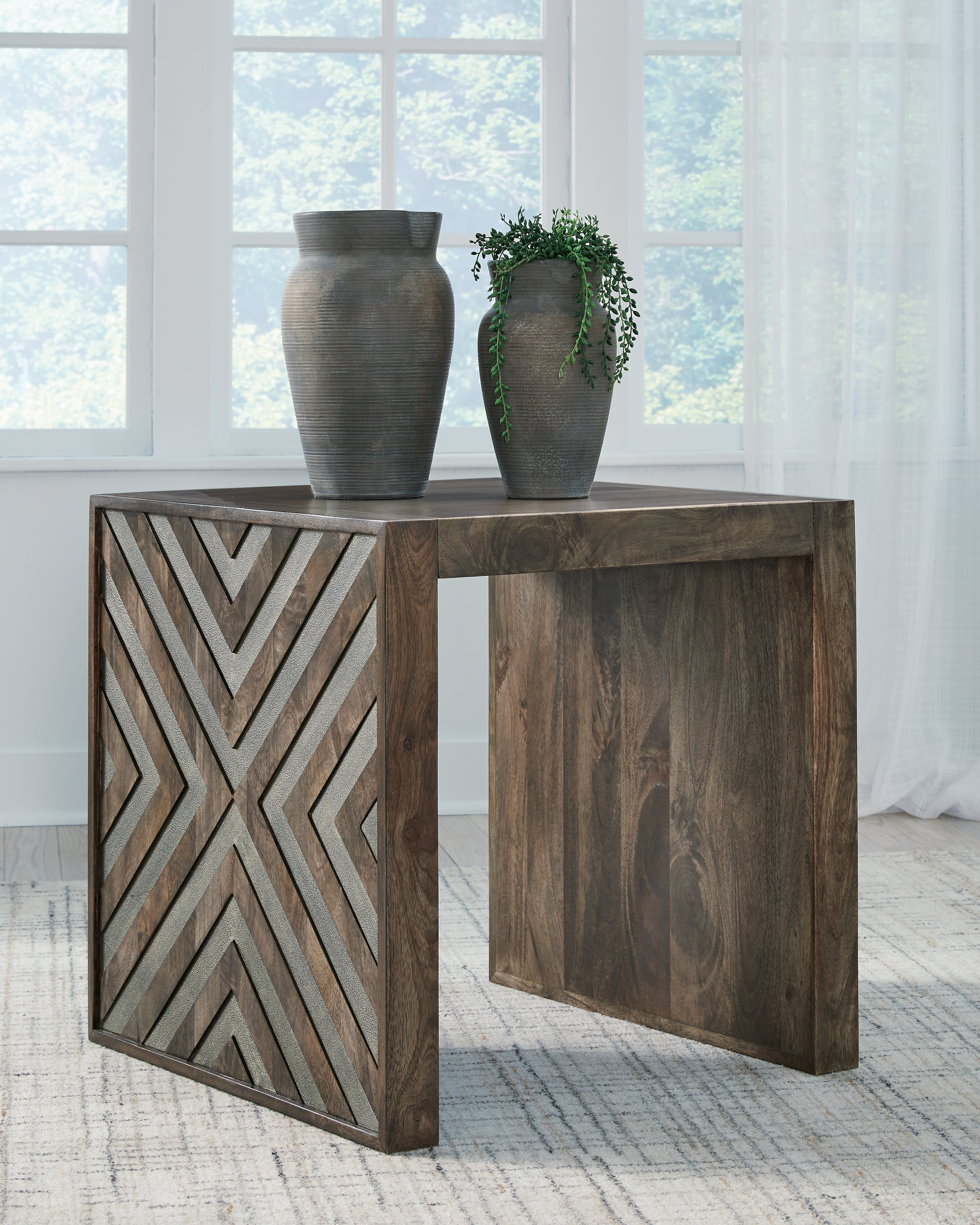 Signature Design by Ashley Dreggan Square End Table