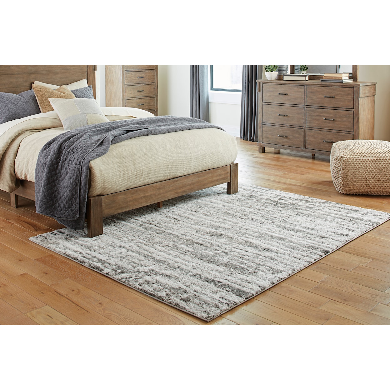 Signature Design by Ashley Contemporary Area Rugs Bryna Ivory/Gray Large Rug