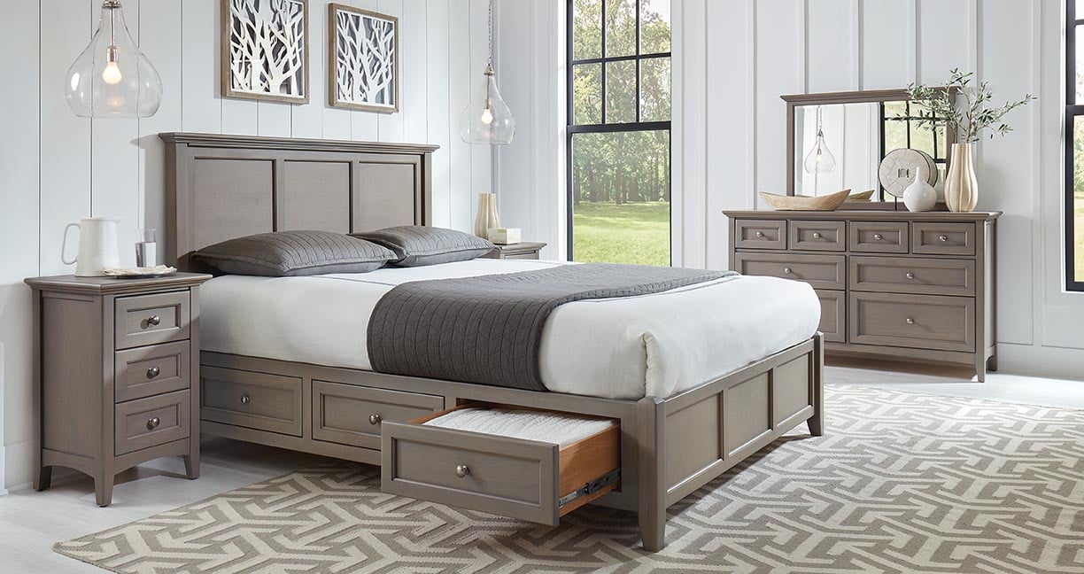 4-Piece Queen Classic Storage Bedroom Set