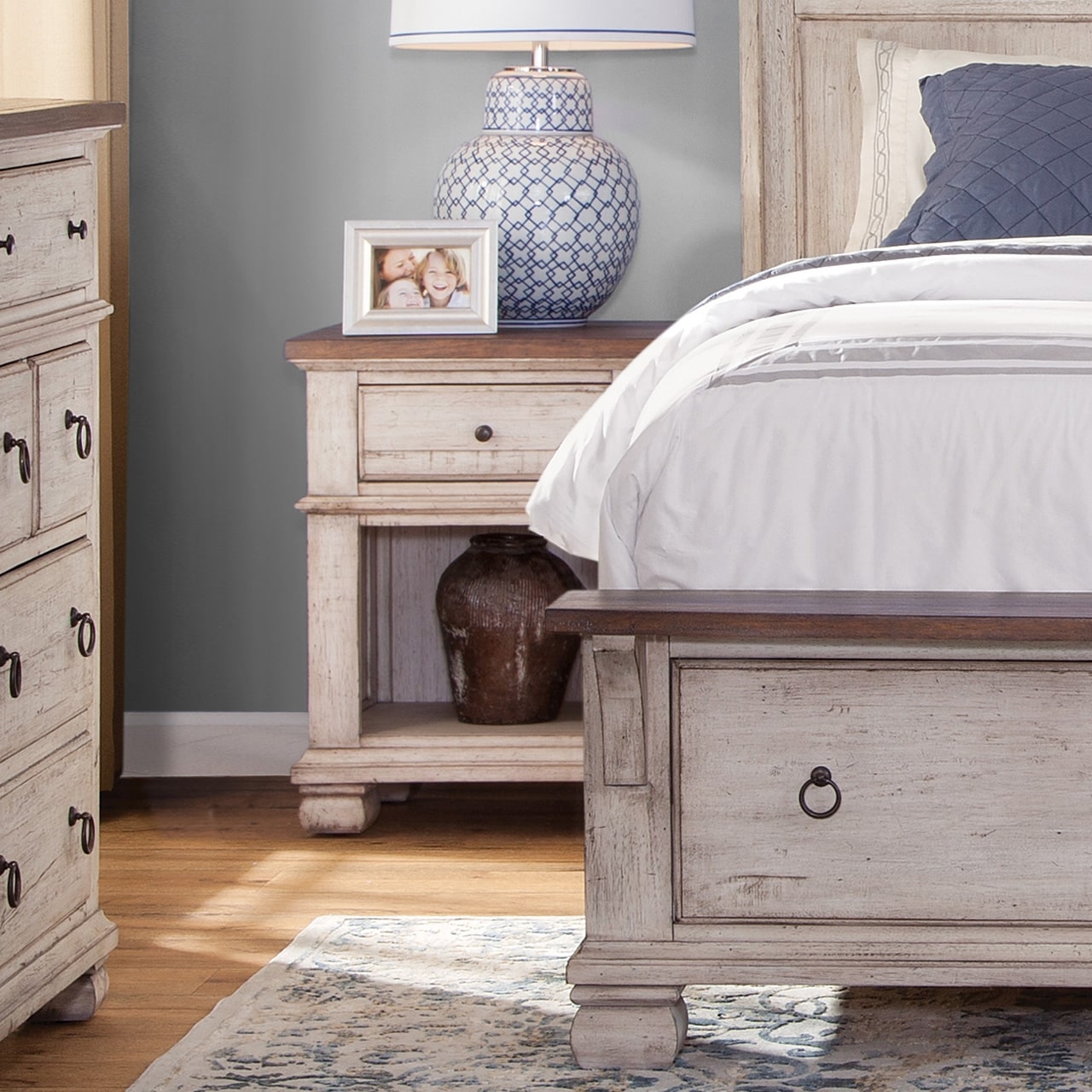 Single Drawer Nightstand