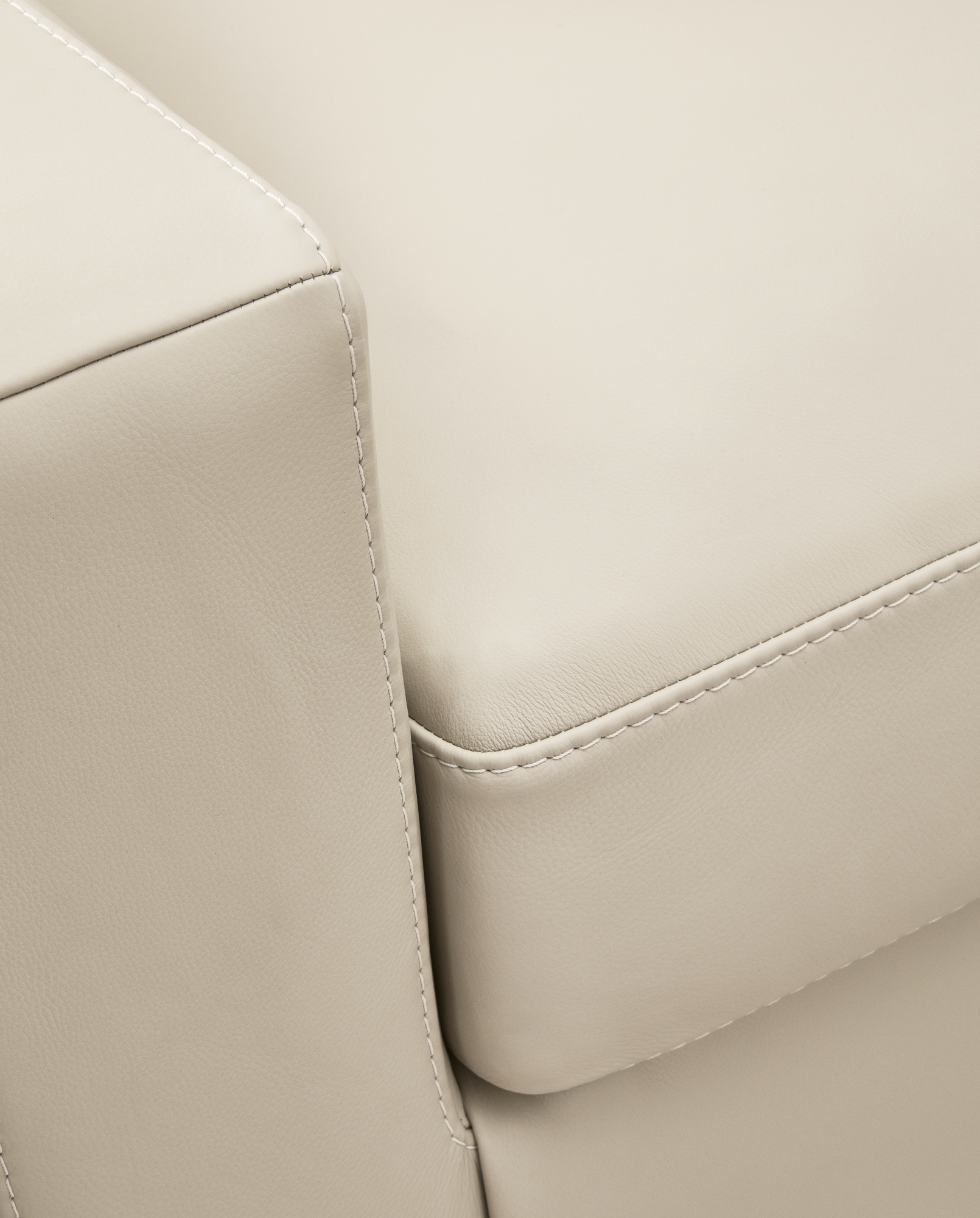 Signature Design by Ashley Treasure Trove Loveseat