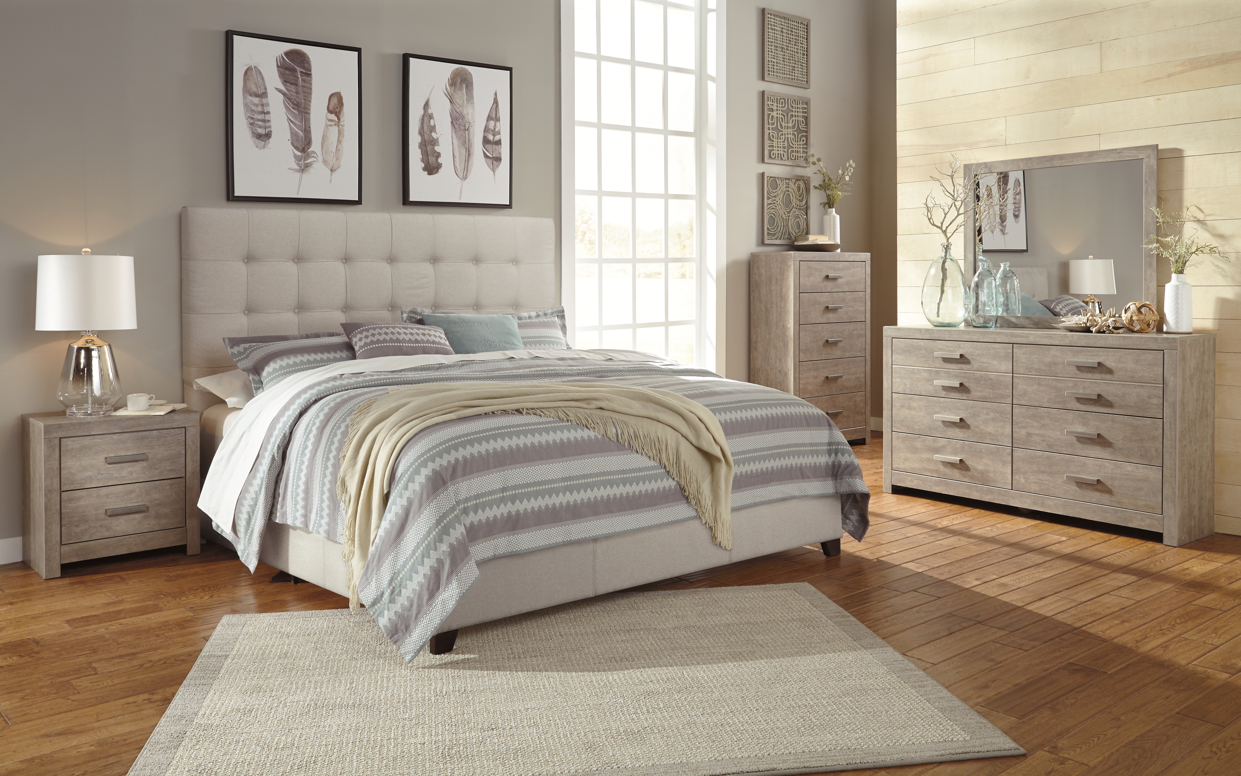 Signature Design by Ashley Dolante King Upholstered Bed