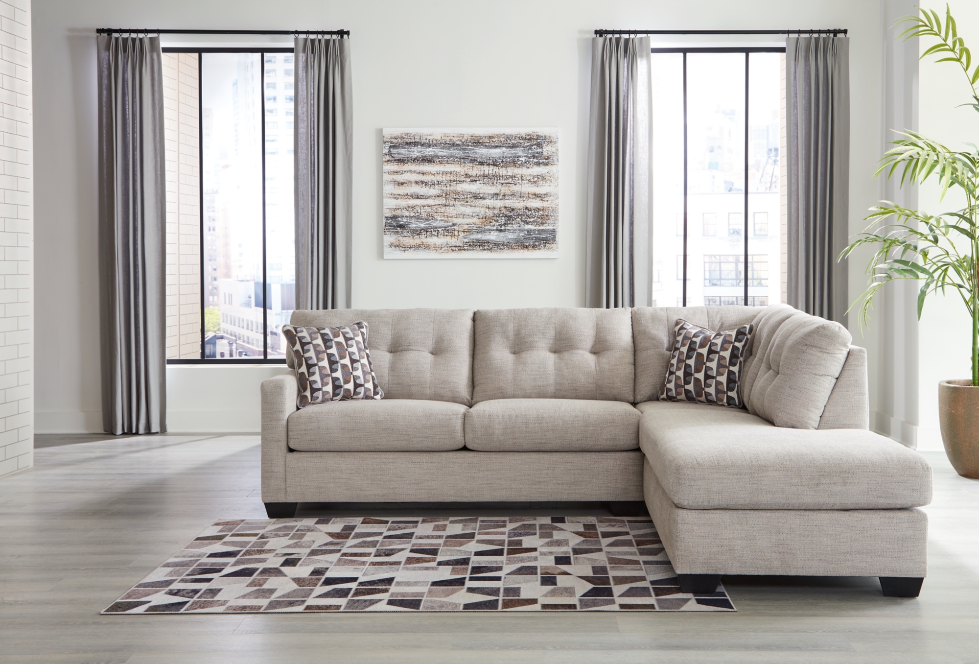 Signature Design by Ashley Mahoney 2-piece Sectional With Chaise