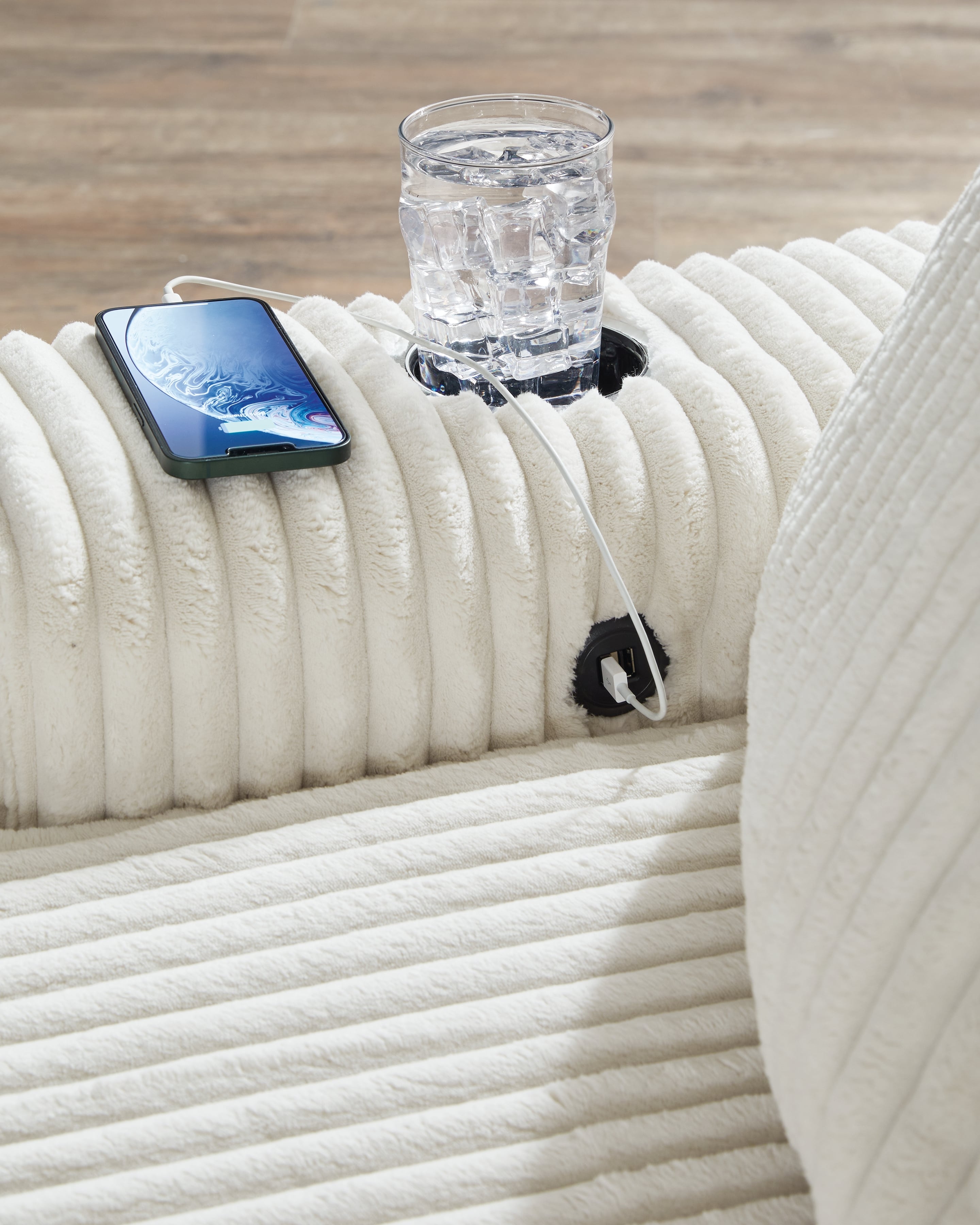 Signature Design by Ashley Lindyn Oversized Chaise