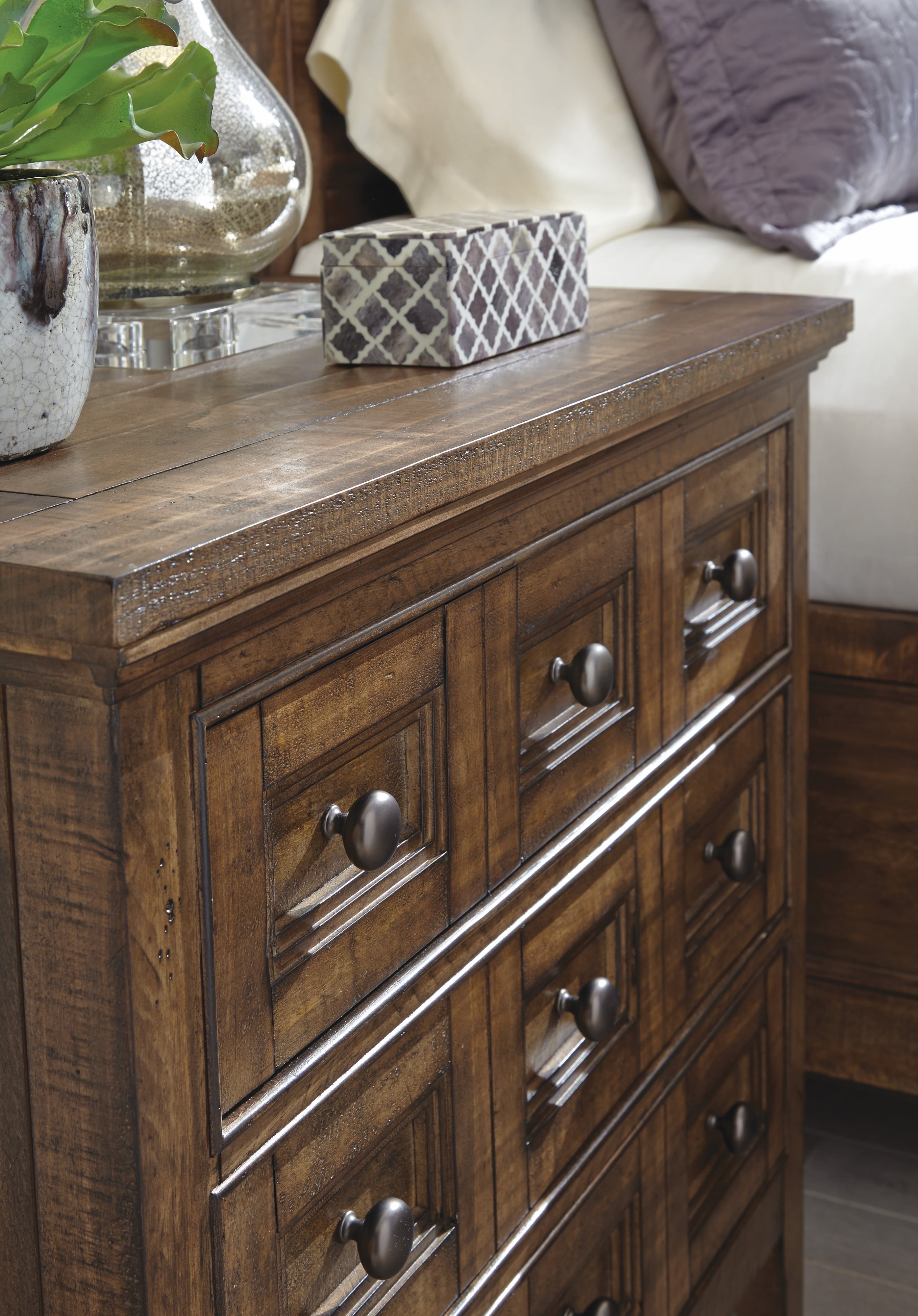 Sharon Bay Creek 3-Drawer Nightstand