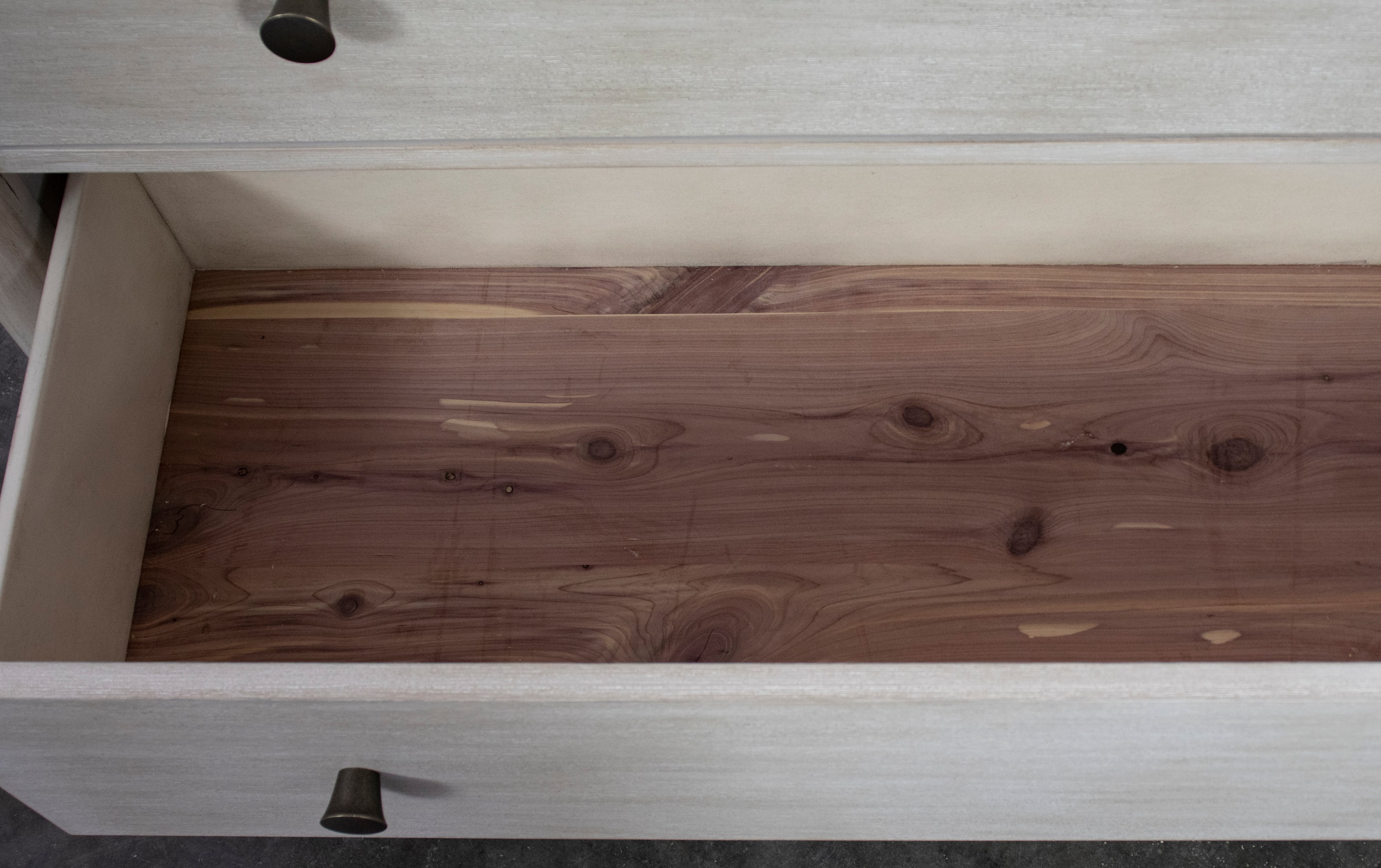 Riverside Furniture Laguna 5-Drawer Chest