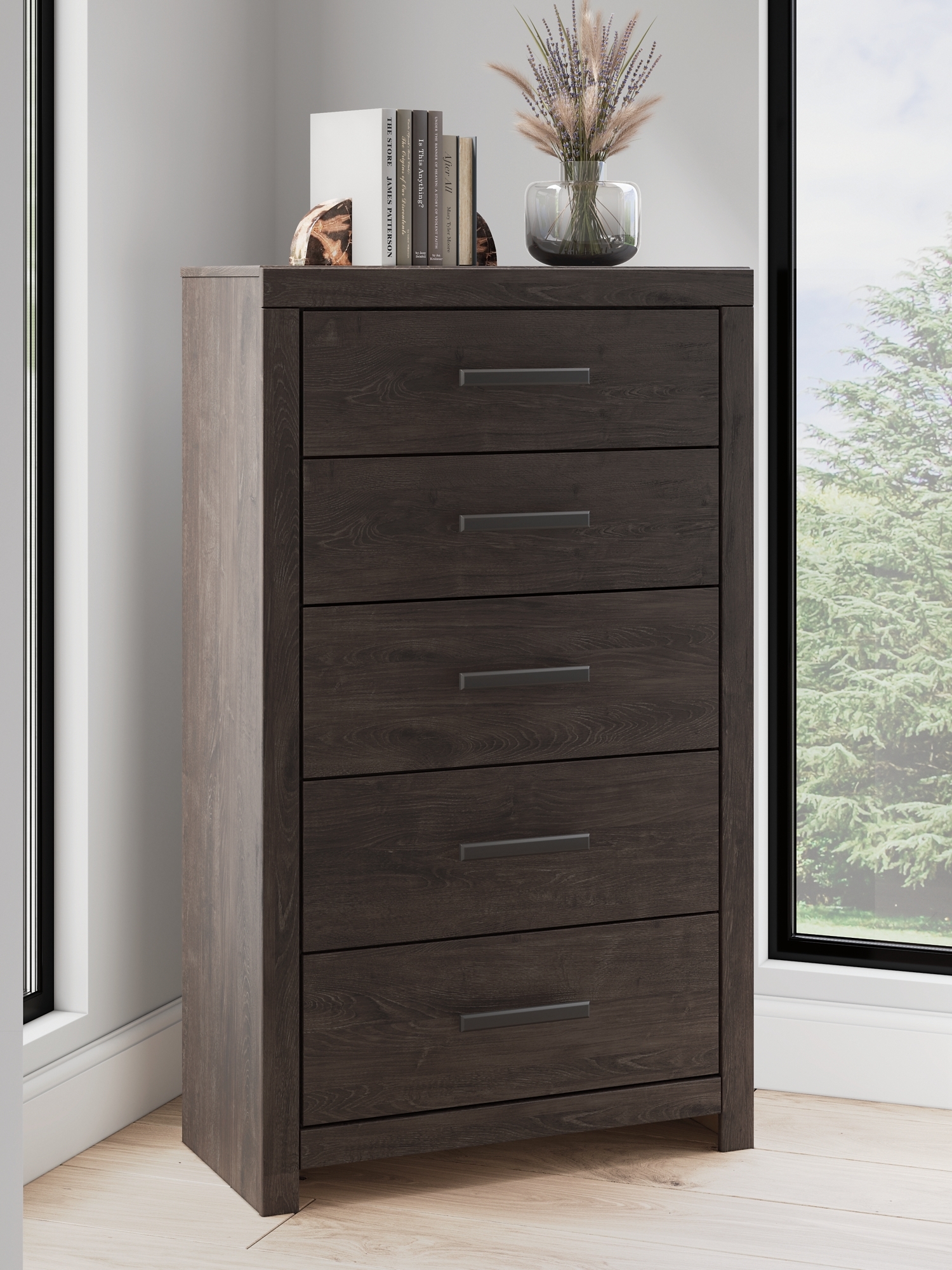 Signature Design by Ashley Prendonea 5-Drawer Chest