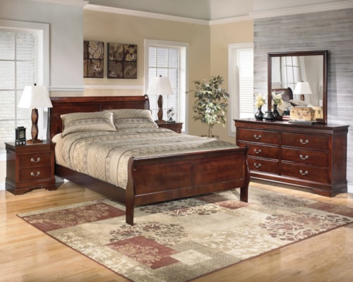 4pc Queen Sleigh Bed, Dresser, Mirror and Nightstand 