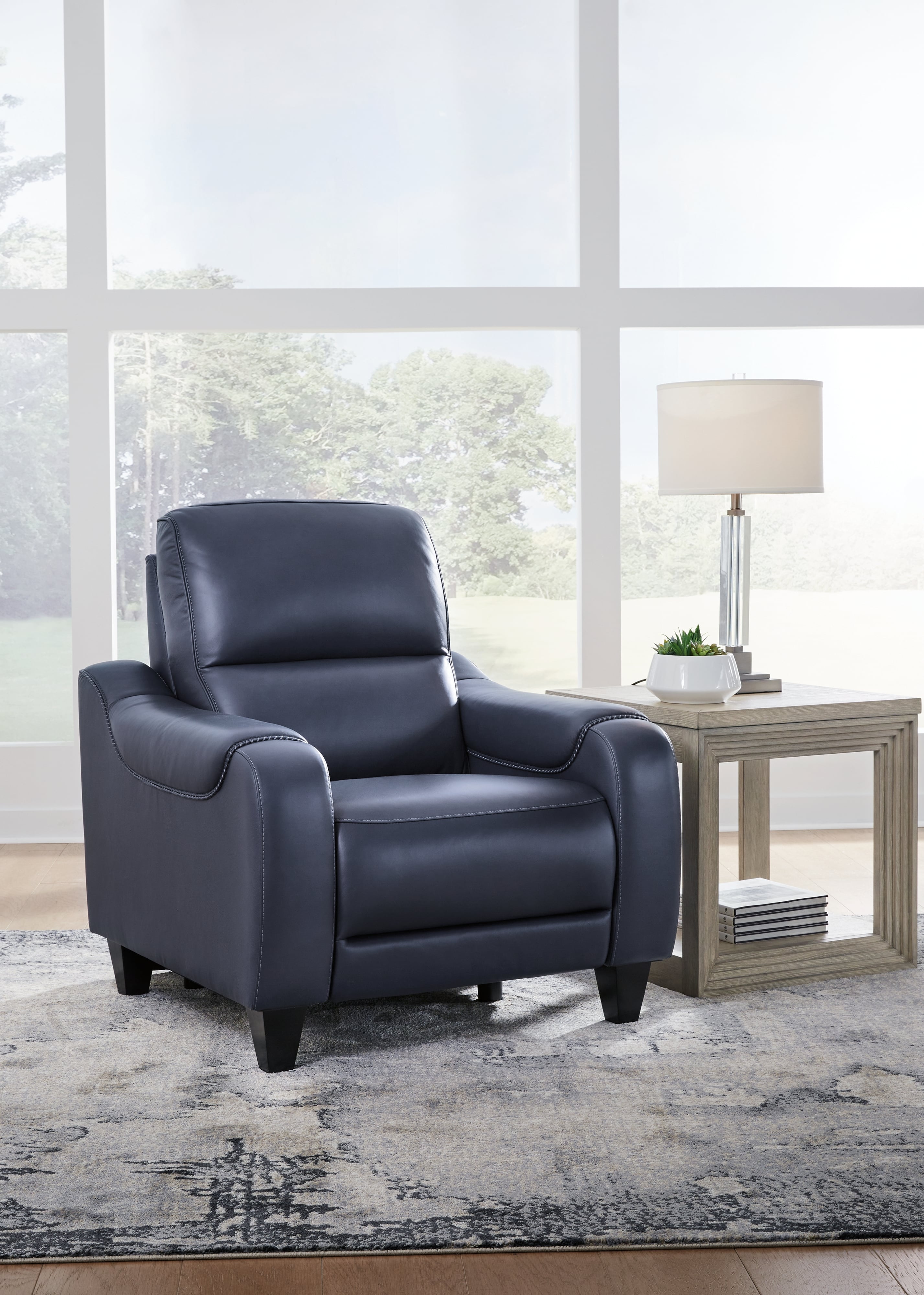 Pwr Recliner/Adj Headrest