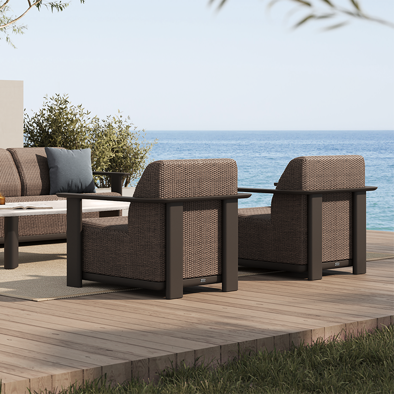 Ebel Corte Padded Club Chair