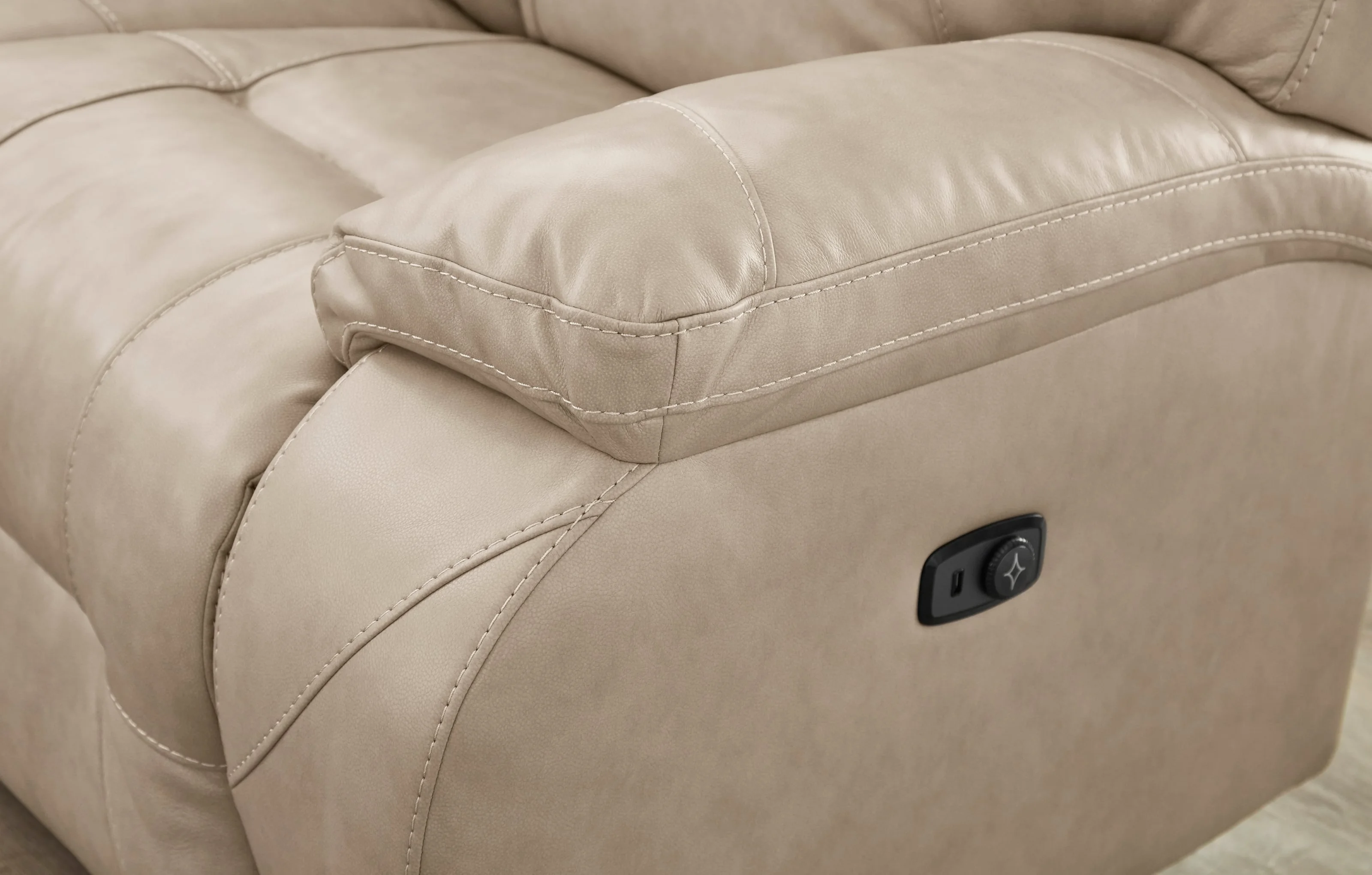 Arial (arial) by Best Home Furnishings Howell Furniture