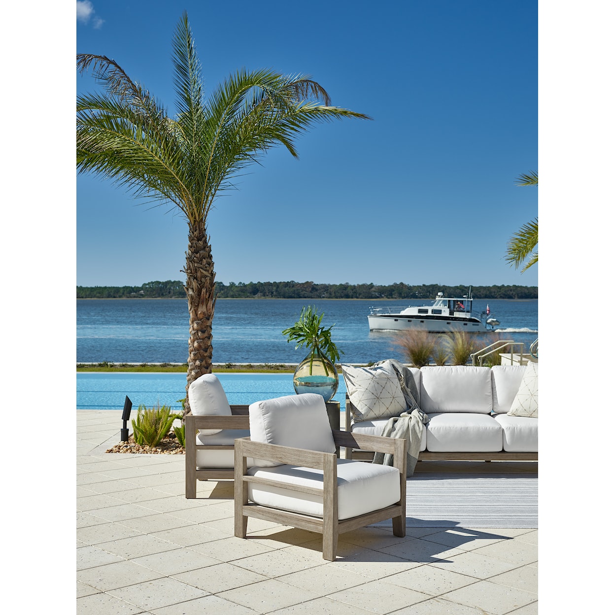 Universal Coastal Living Outdoor Outdoor Living Lounge Chair