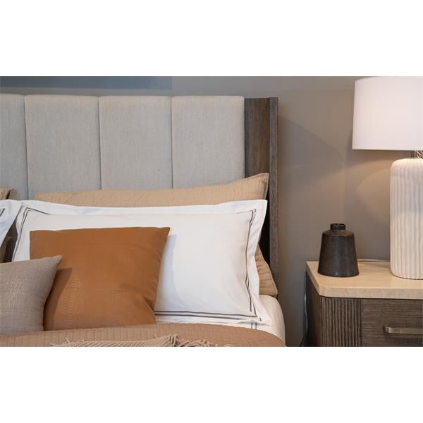 Riverside Furniture Sariel Queen Platform Bed