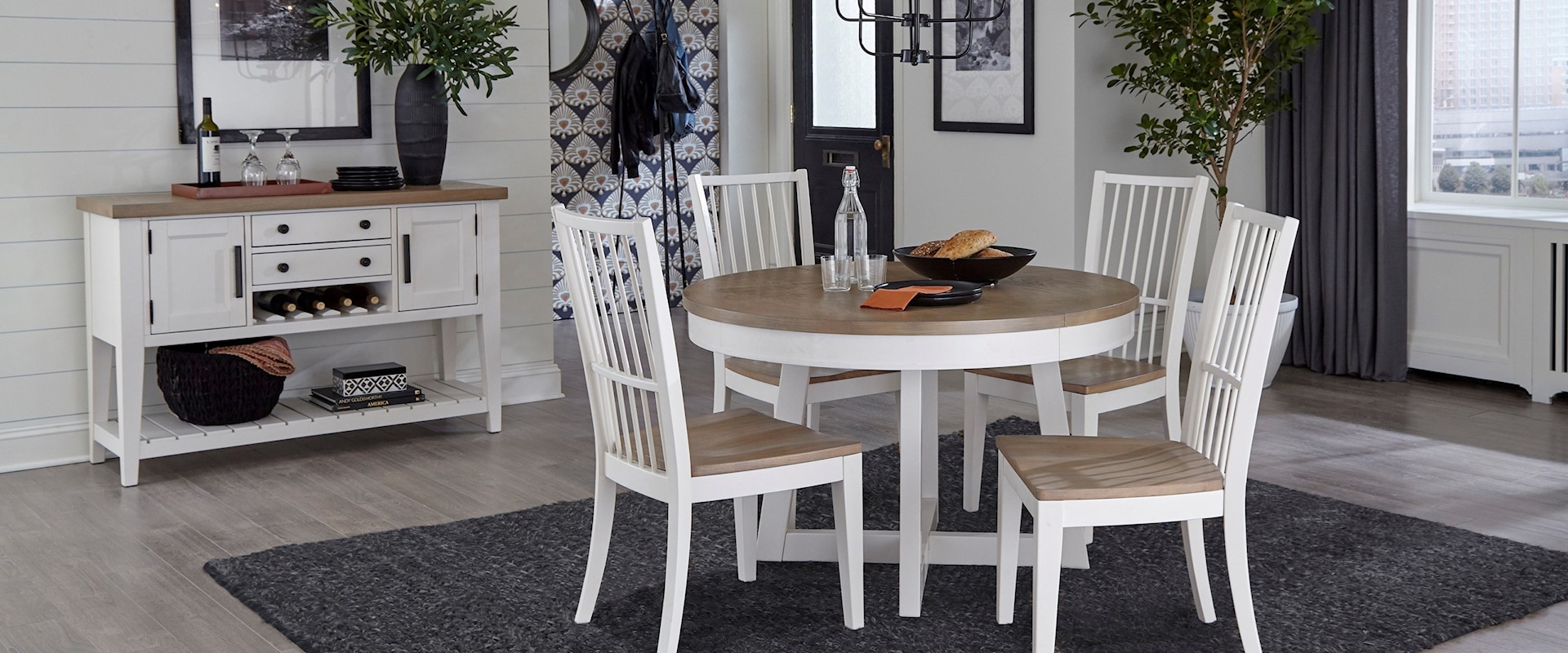 Casual Dining Room Group