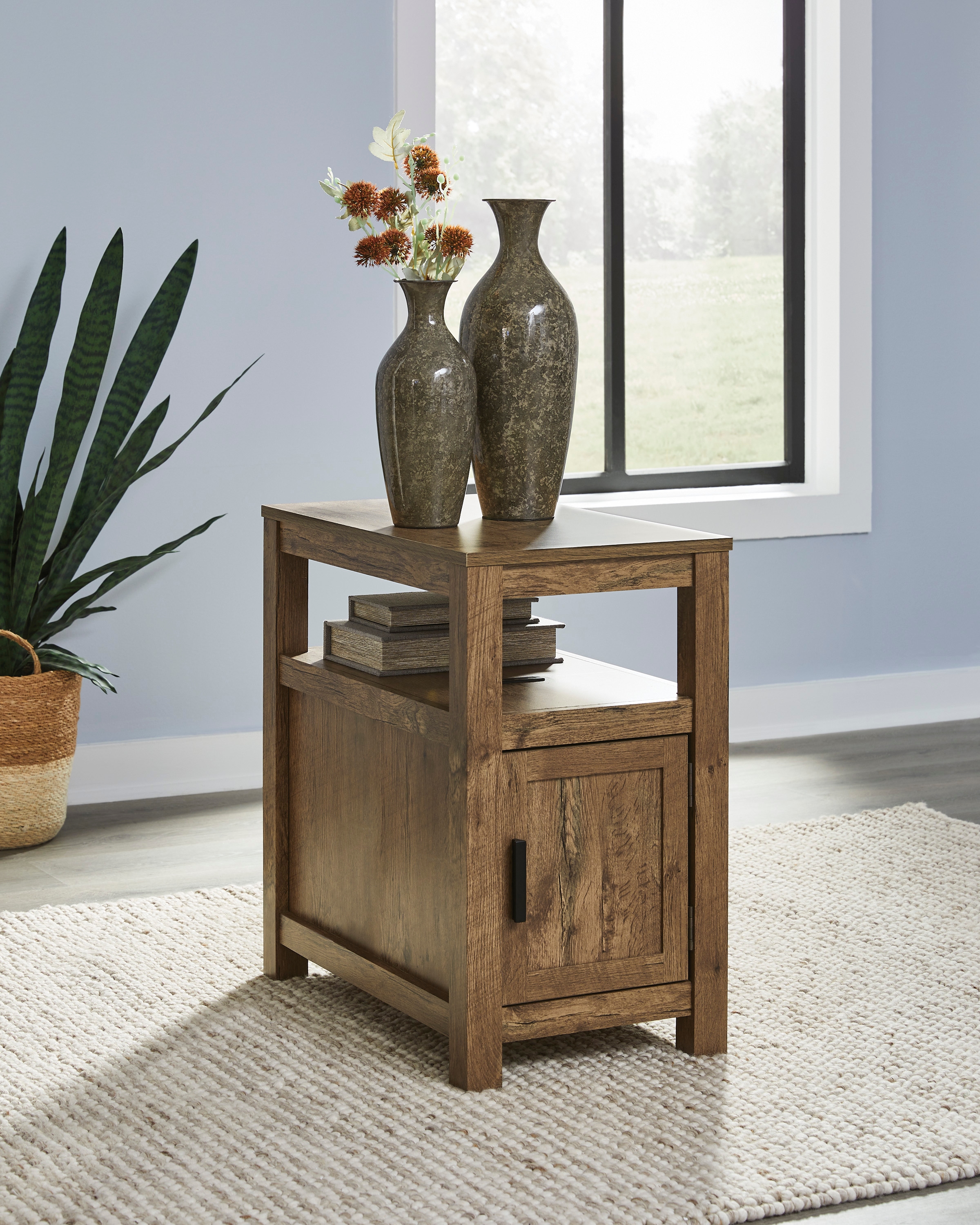 Signature Design by Ashley Fendenmore Chairside End Table